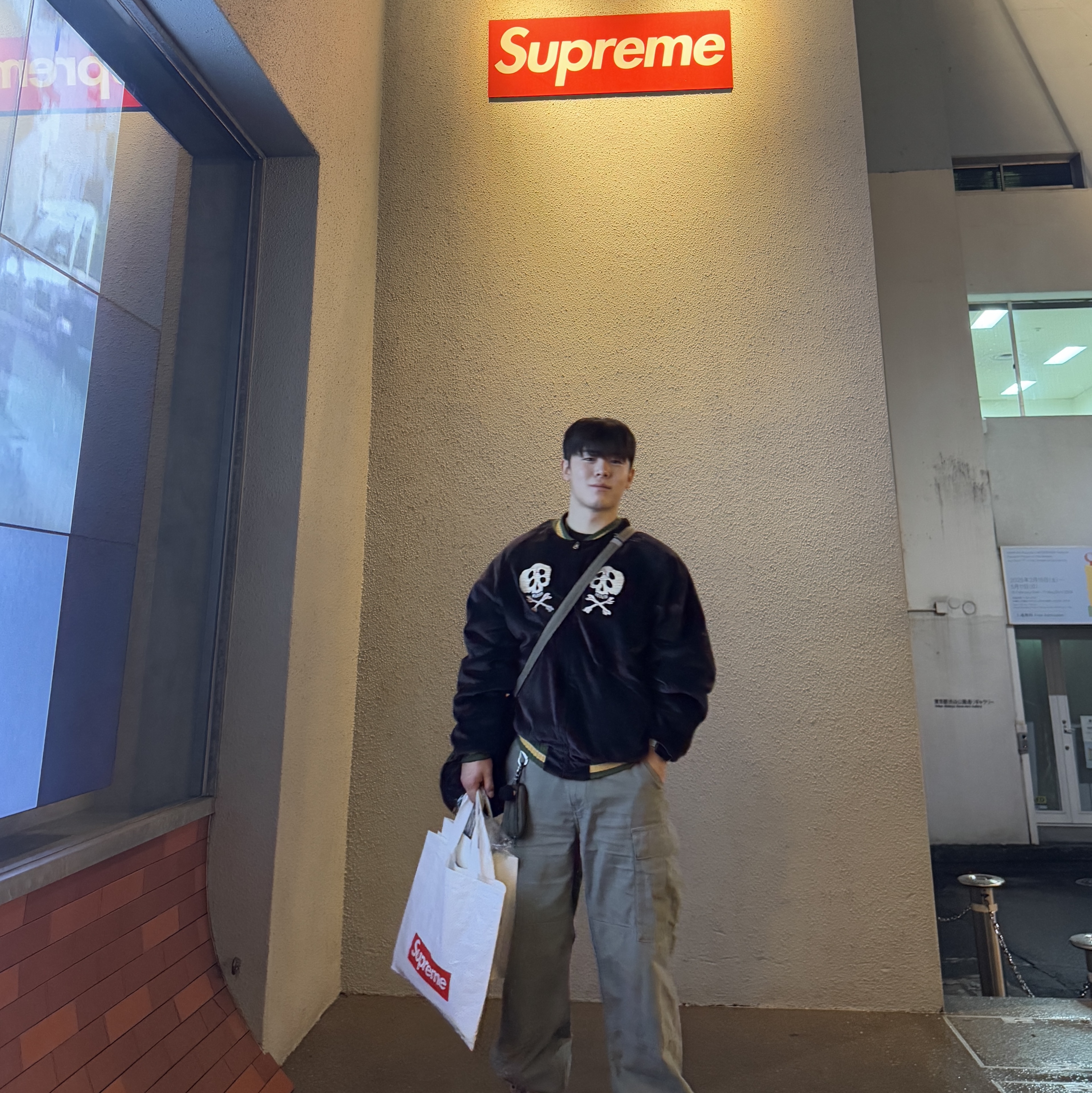 Supreme Cargo Pant Olive - 25SS, Nike x Sacai VaporWaffle White and Gum 착용 스타일 - 3