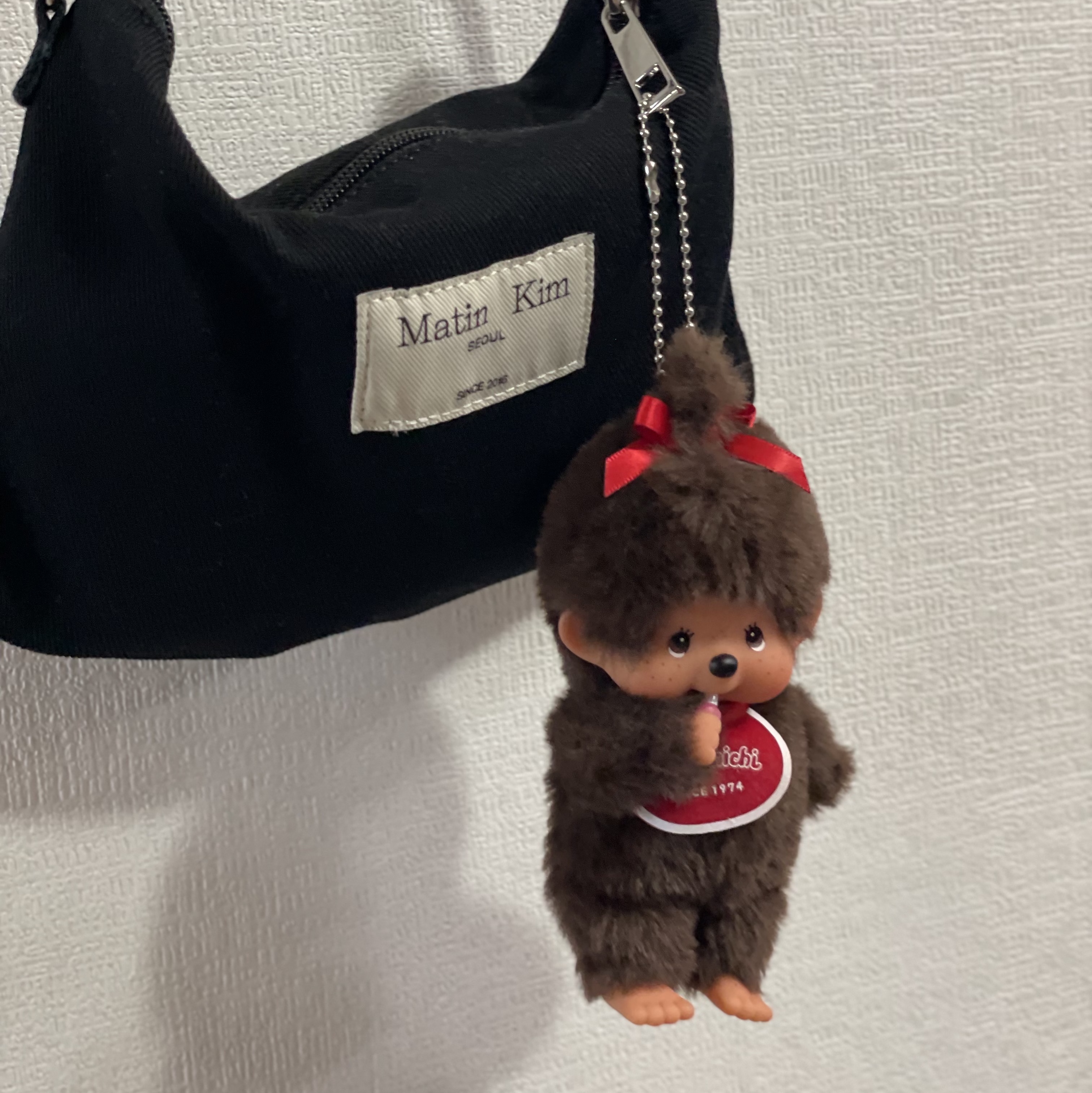 Monchhichi SS Girl Key Chain Brown 착용 스타일 - 2