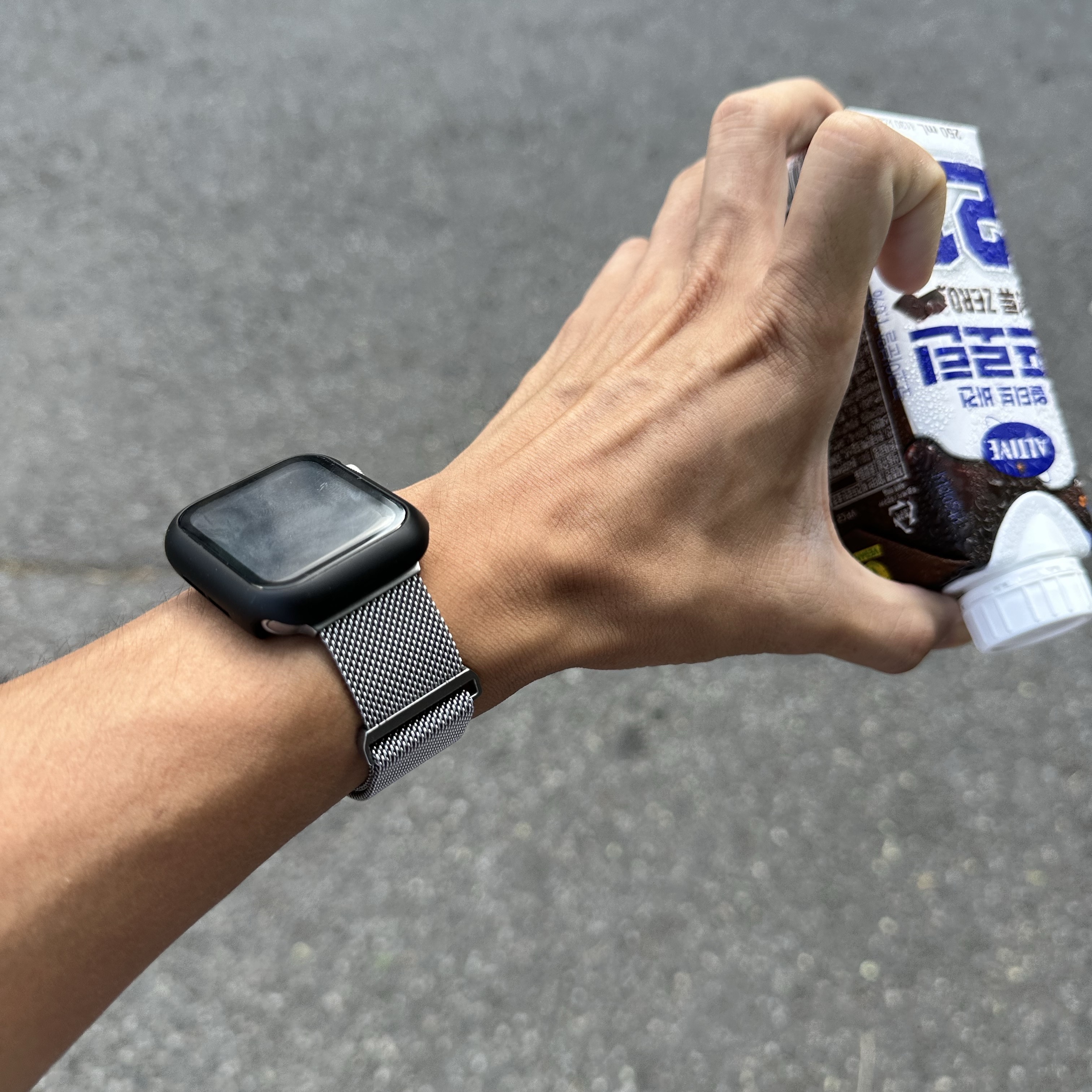 Apple Watch SE 2024 40mm GPS Silver Aluminium Case with Sport Band S/M Denim (Korean Ver.) 착용 스타일