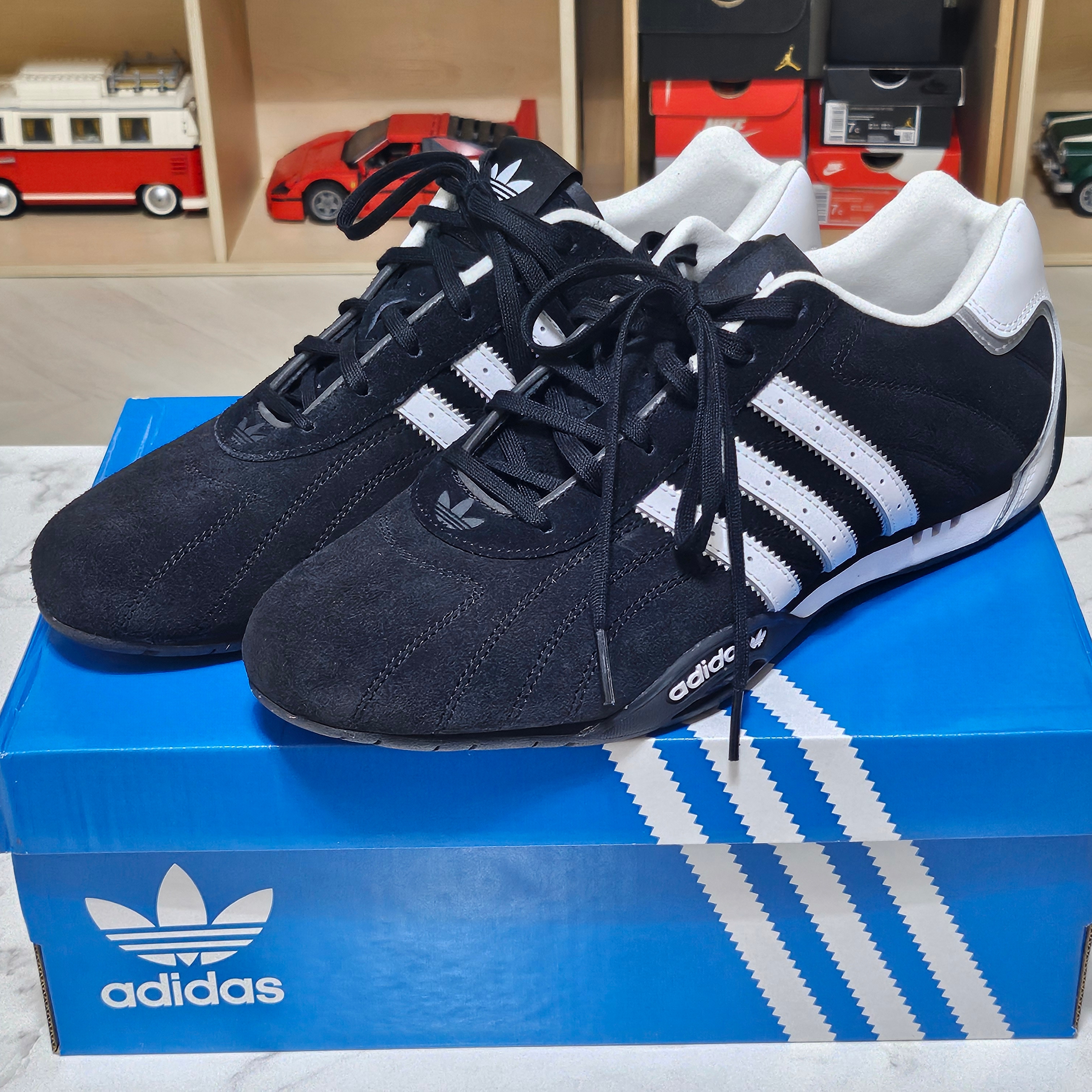 Adidas Originals Adiracer Lo Core Black Cloud White 착용 스타일 - 3