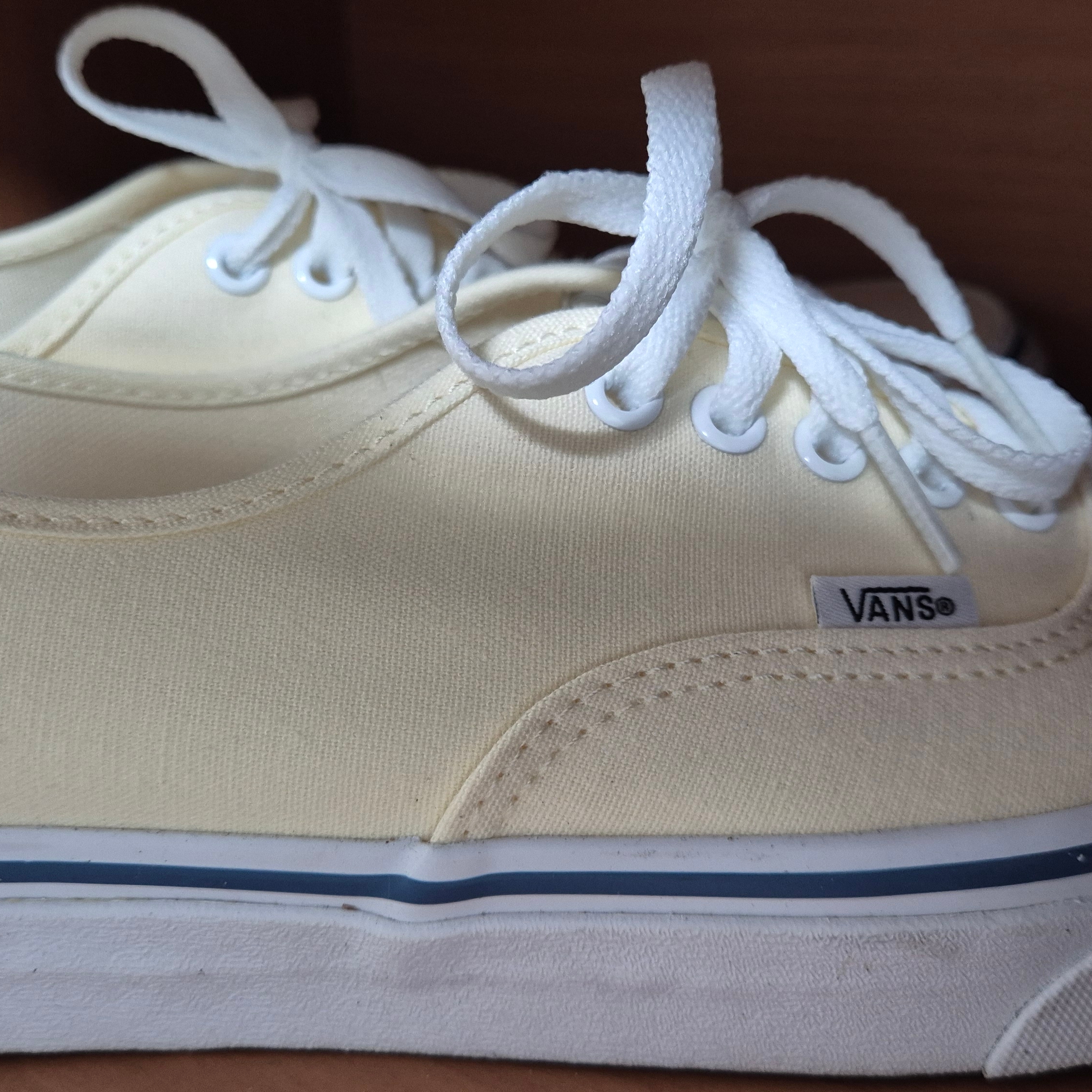 Vans Authentic White 착용 스타일