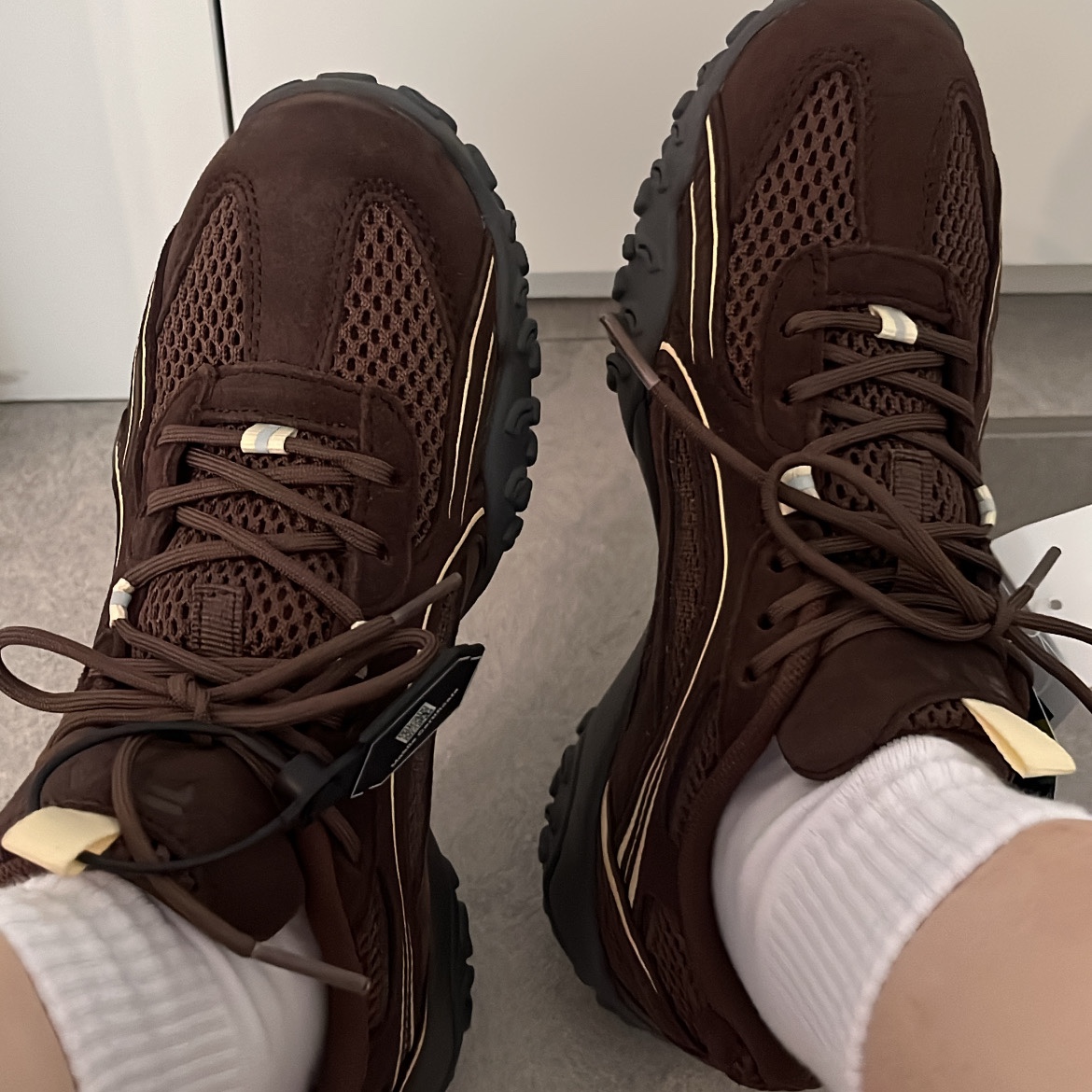 Fila Echappe Choco 착용 스타일 - 2