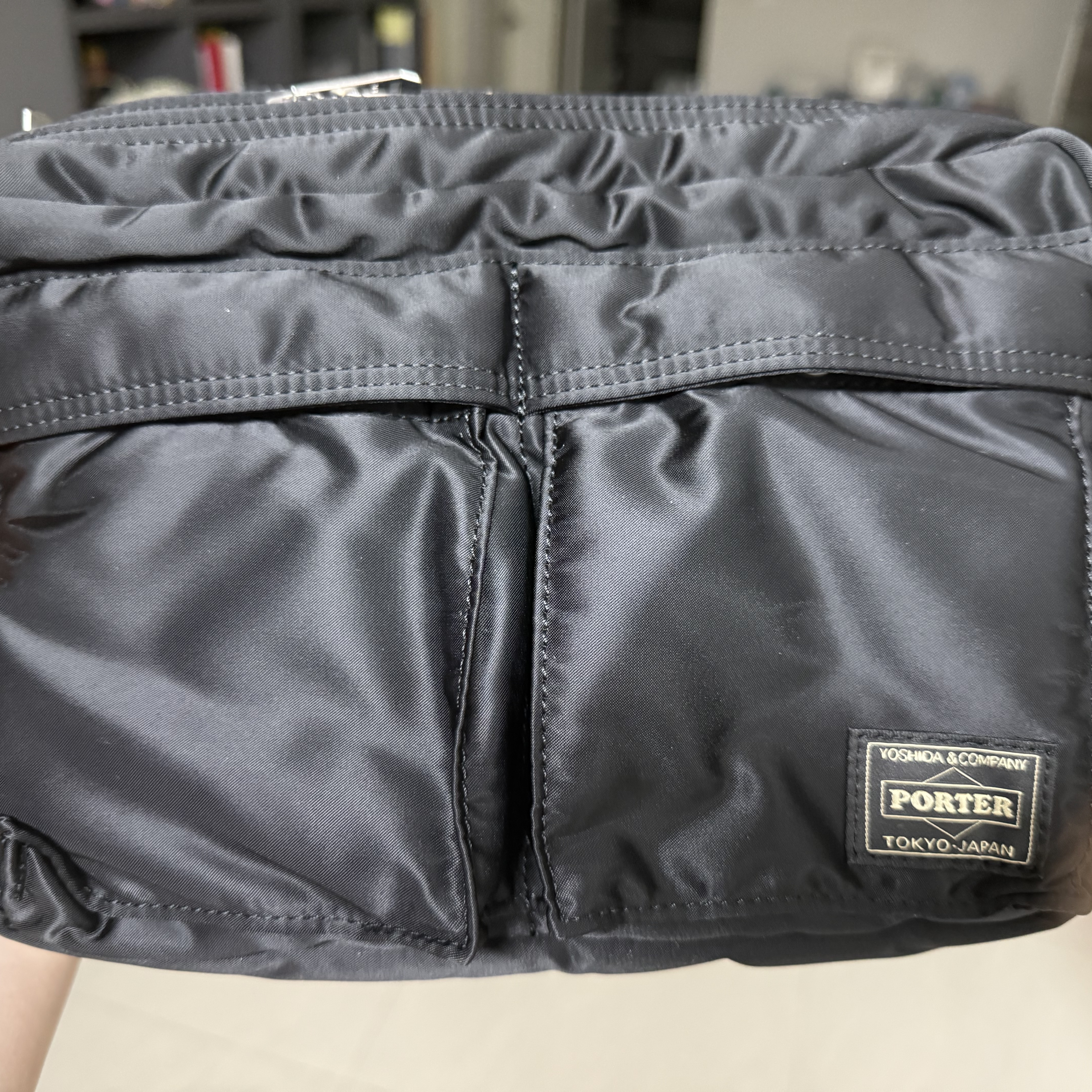 Porter All New Tanker Sling Bag Zip Black 착용 스타일