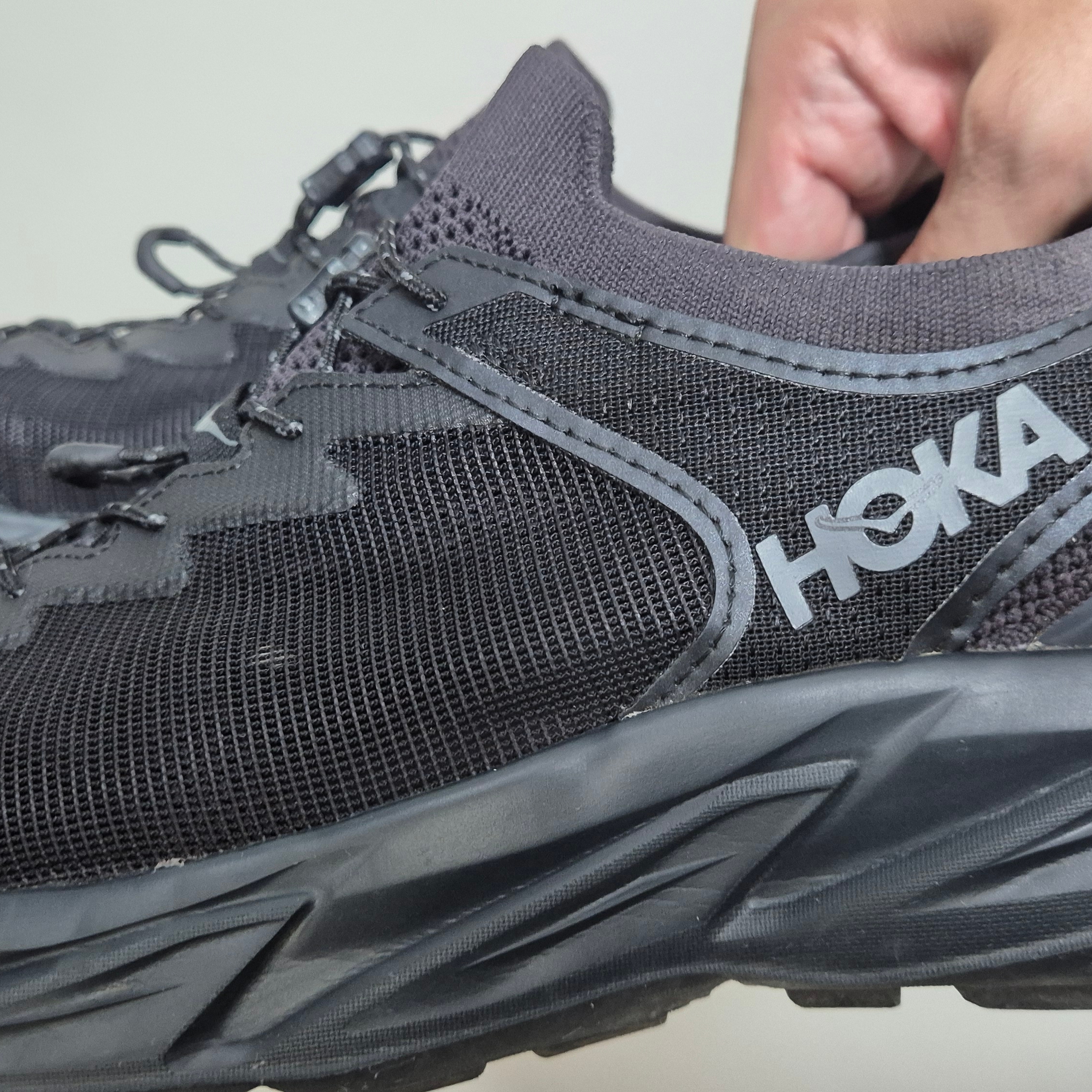 Hoka Hopara 2 Black 착용 스타일
