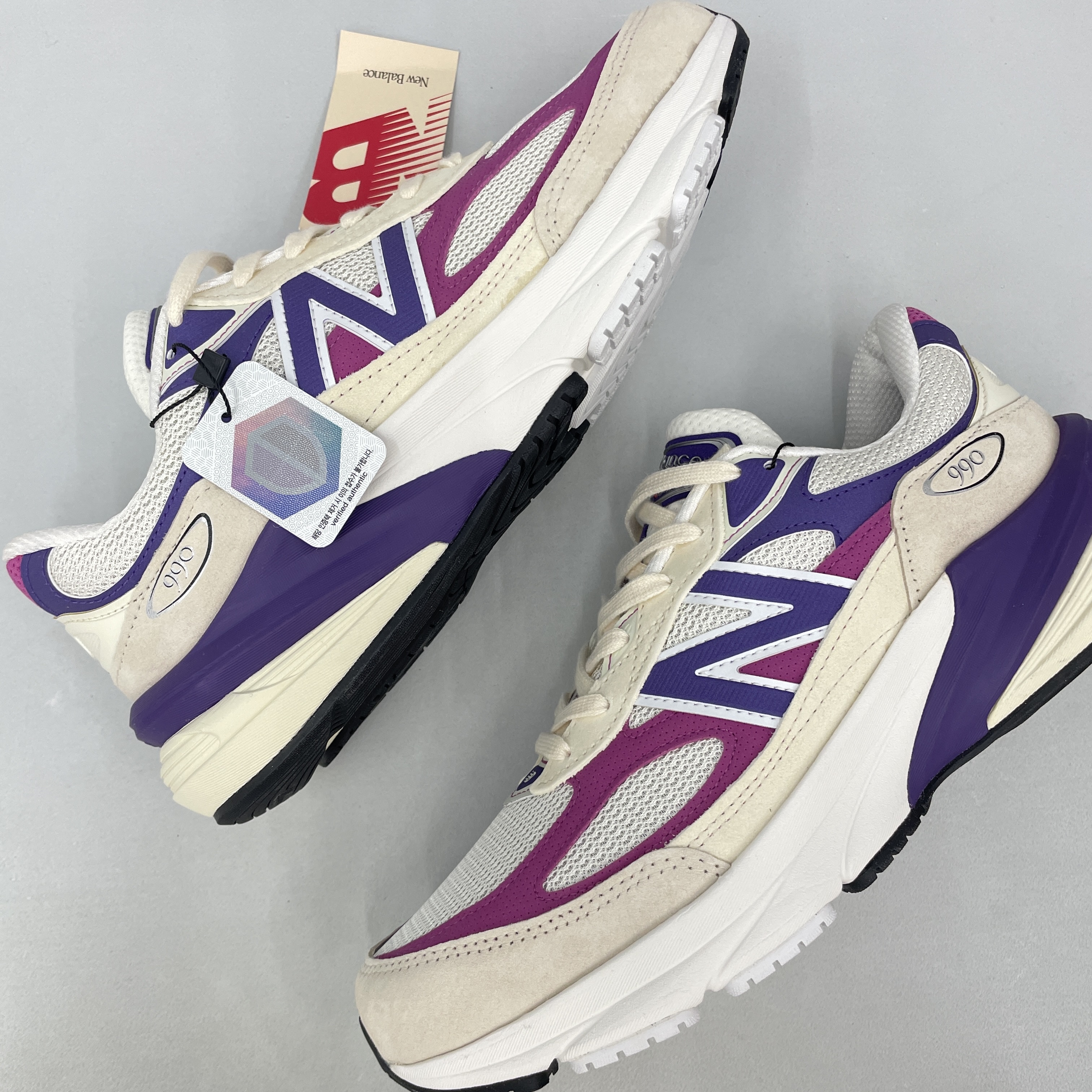 New Balance 990v6 Made in USA Limestone Magenta 착용 스타일 - 1