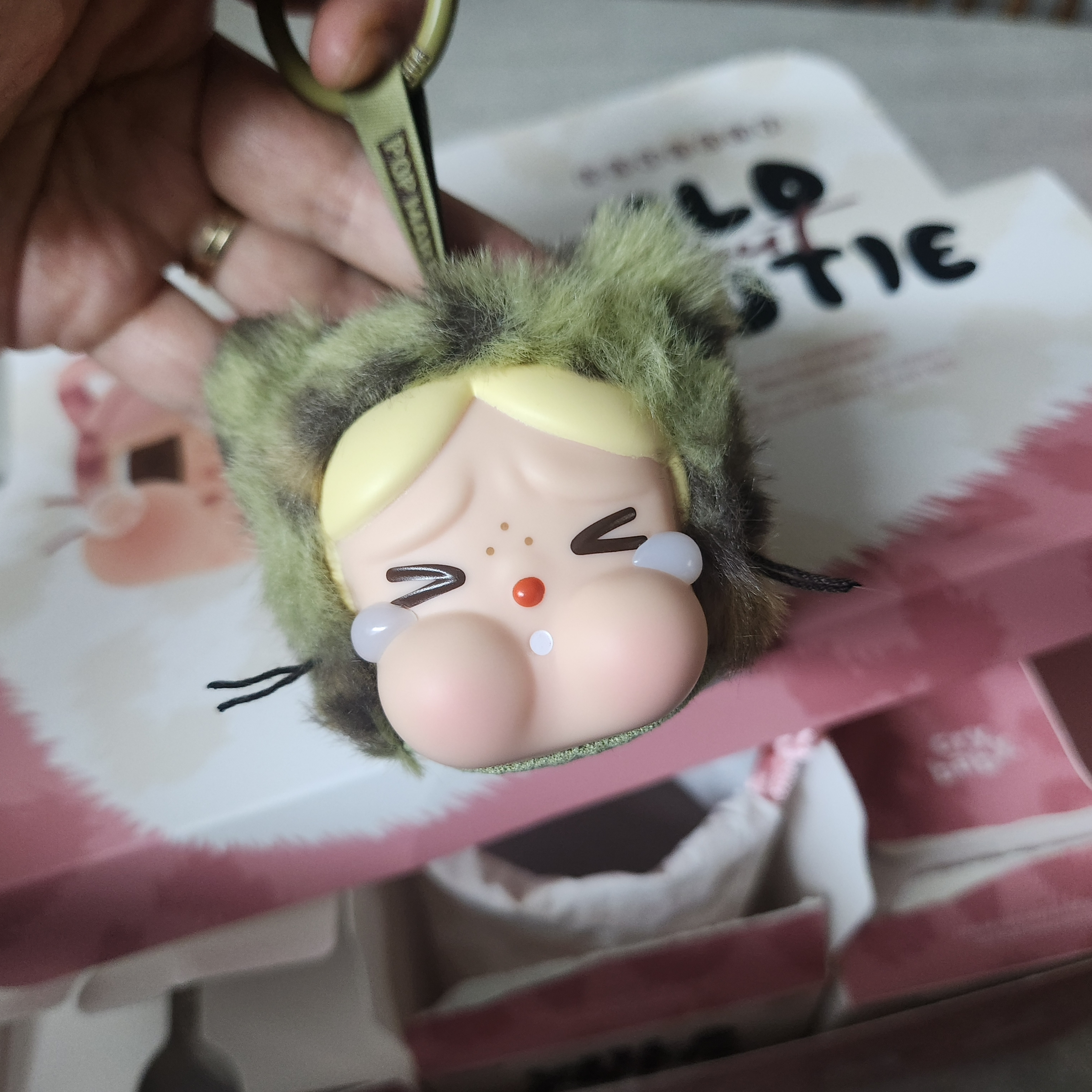 Pop Mart Crybaby Wild But Cutie Series Vinyl Plush Pendant (6 Blind Boxes) 착용 스타일 - 2
