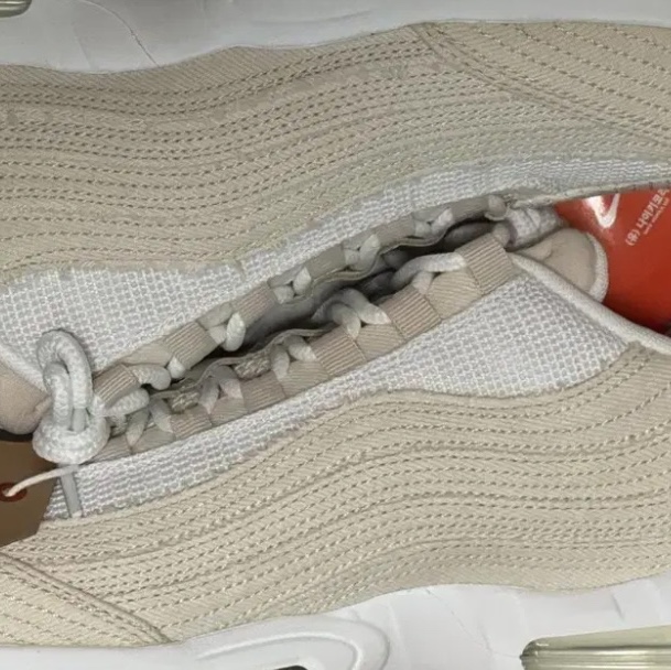 Nike x Levi's Air Max 95 White and Ecru 착용 스타일