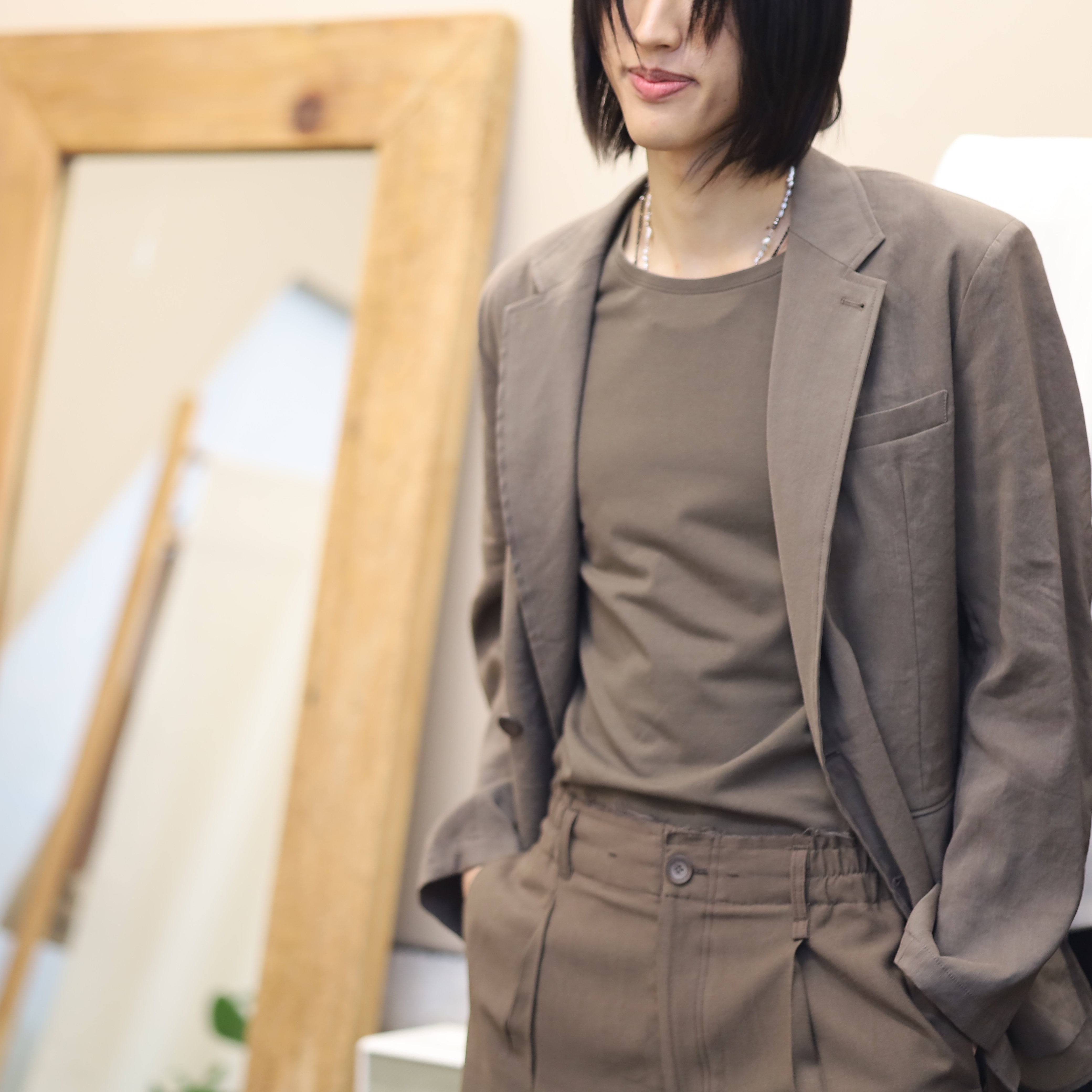 NA A NANA Organza Lining String Blazer Brown, NA A NANA Slim Fit T-Shirt Brown 착용 스타일 - 3