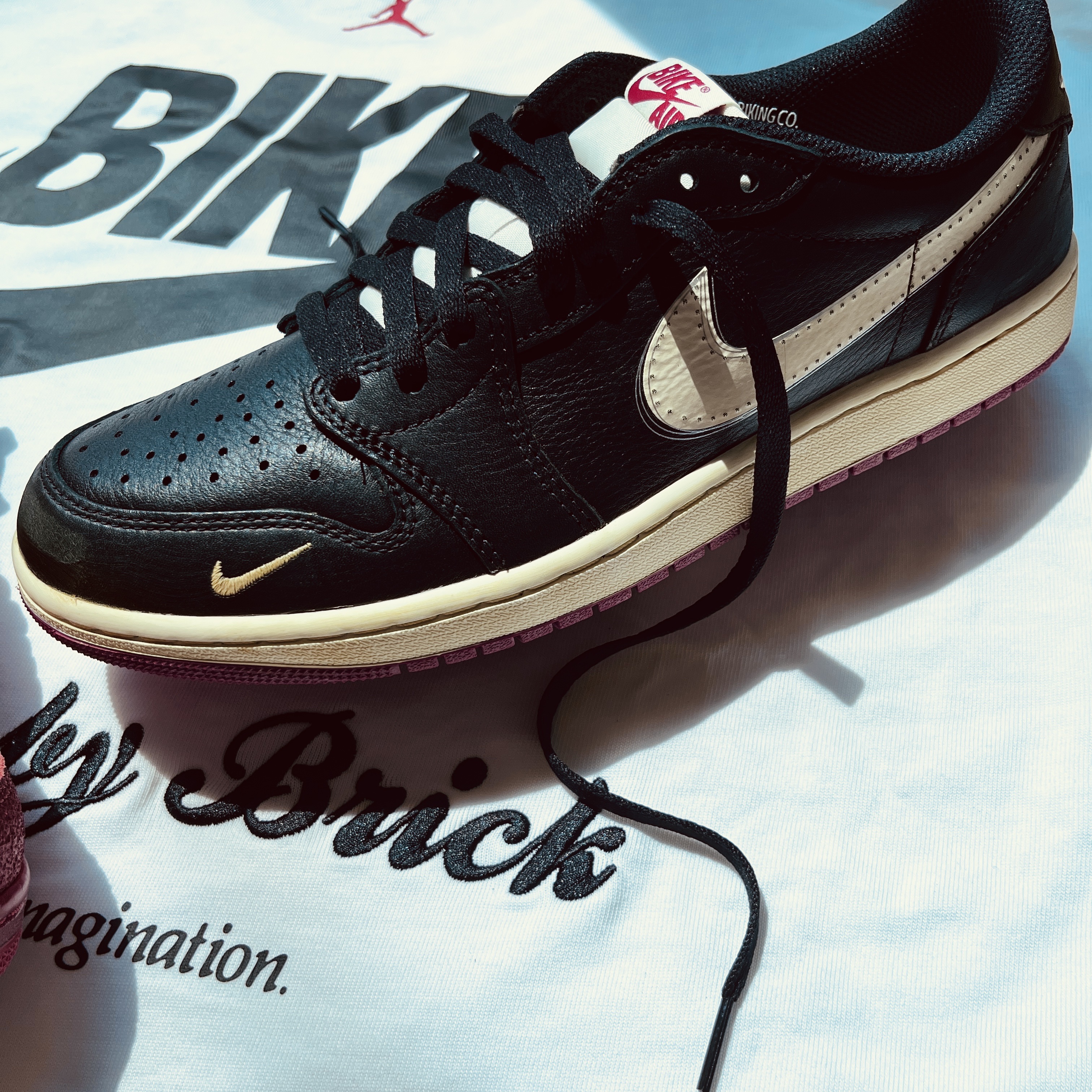 Jordan 1 x Nigel Sylvester Retro Low OG Better With Time, Jordan 4 x Nigel Sylvester Retro OG SP Brick by Brick 착용 스타일 - 1