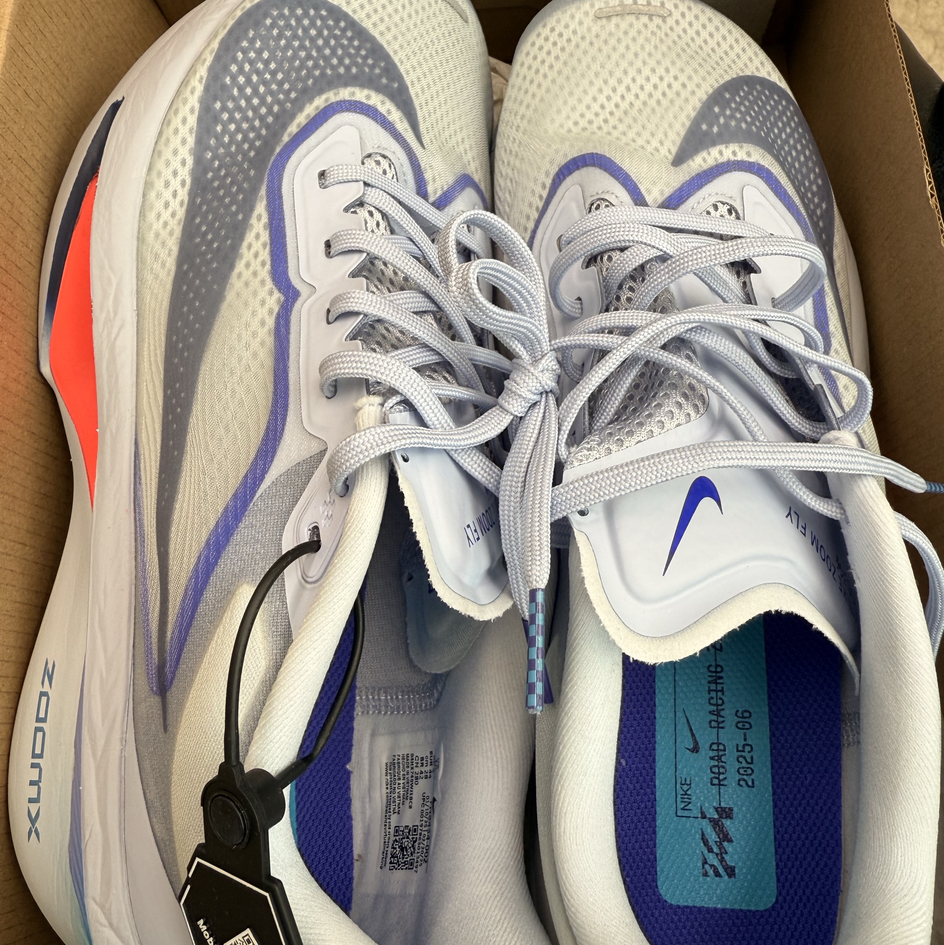 Nike Zoom Fly 6 Ghost Football Grey 착용 스타일 - 2
