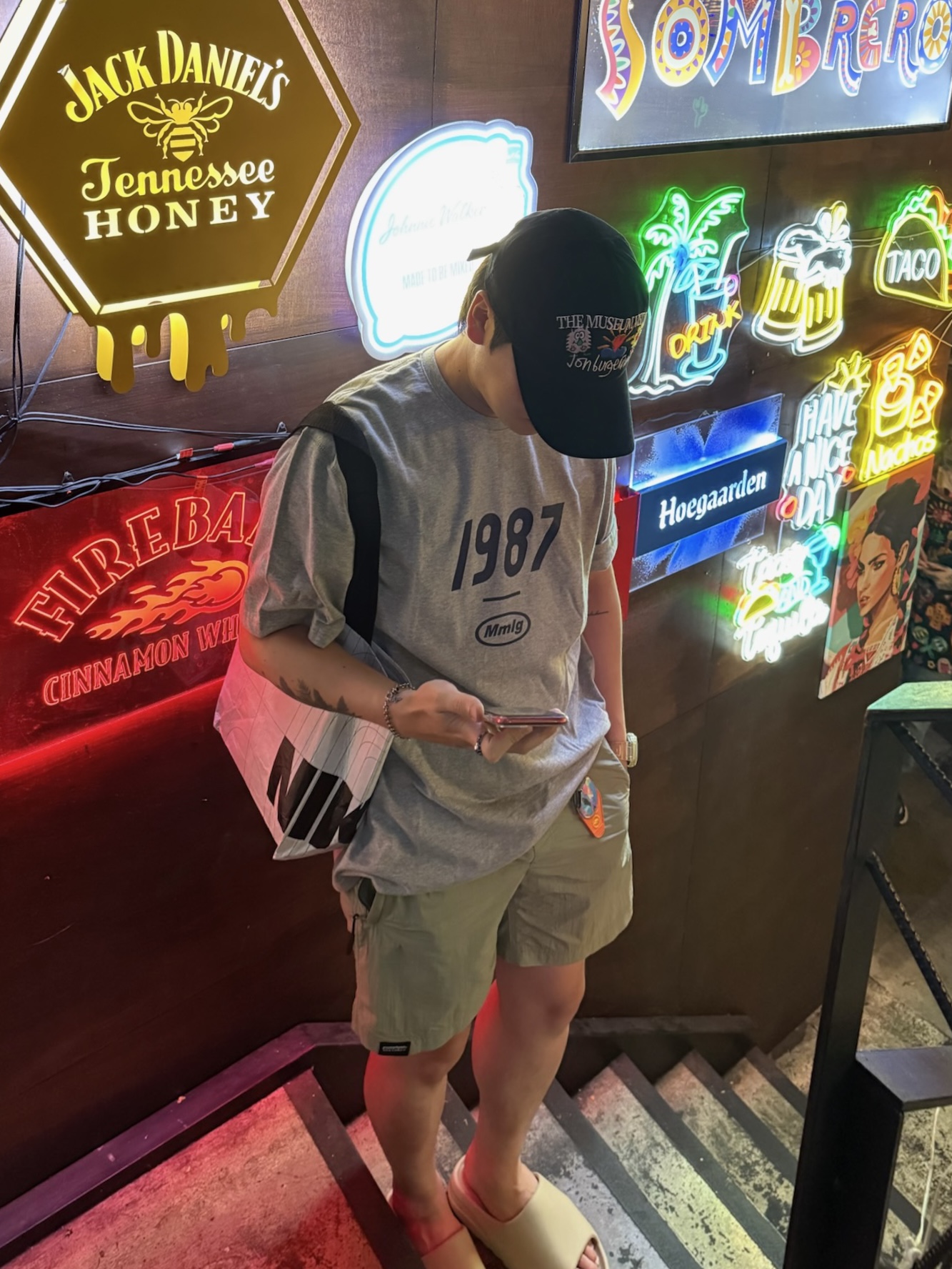 The Museum Visitor x Jon Burgerman Pinky Winky & Charlie Ball Cap Black, Casio G-Shock x Thisisneverthat DW-5600TINT23-7DF Skeleton 착용 스타일 - 2