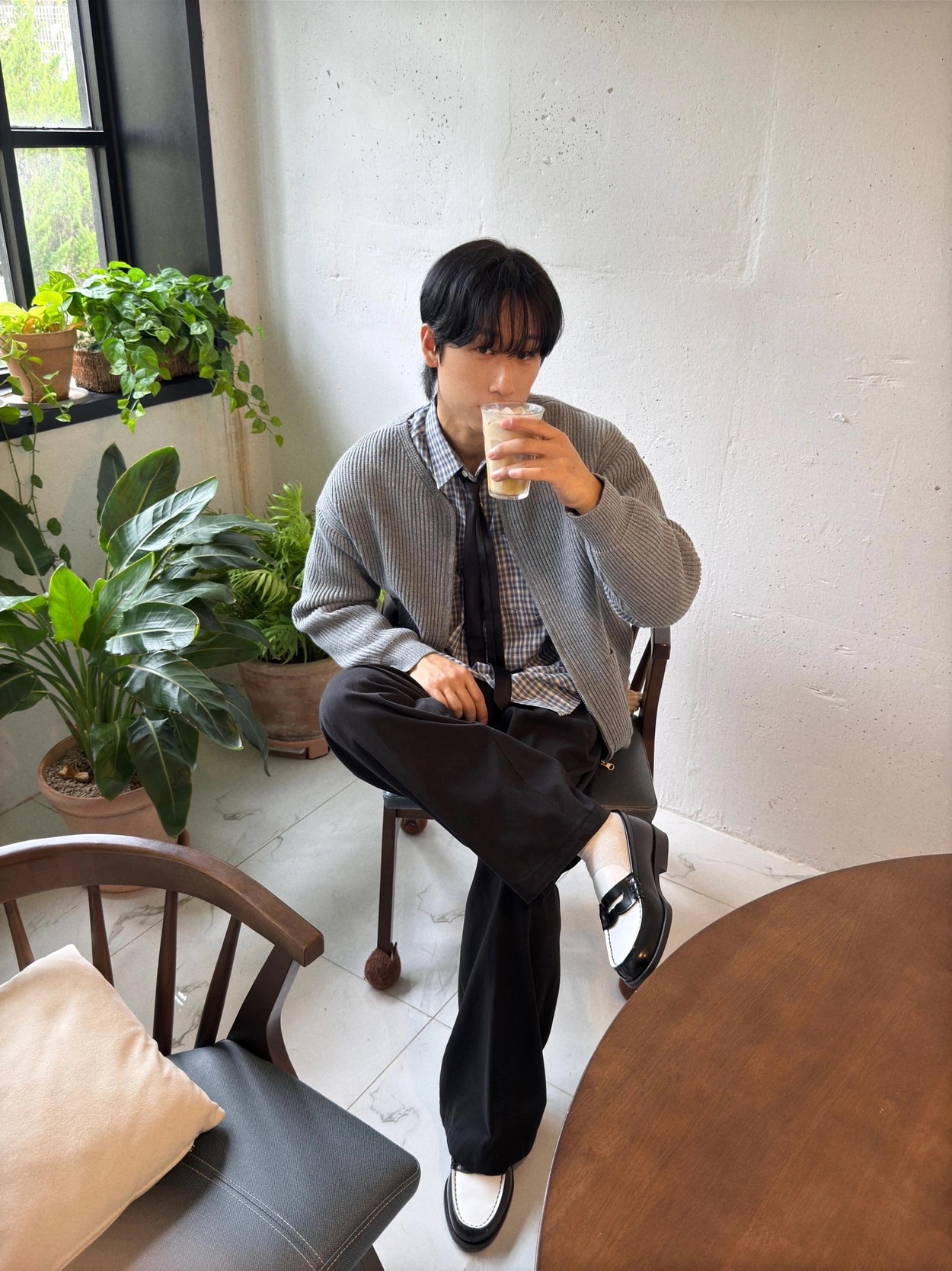 Haruta HS-906 Penny Loafer Black & White 착용 스타일 - 2