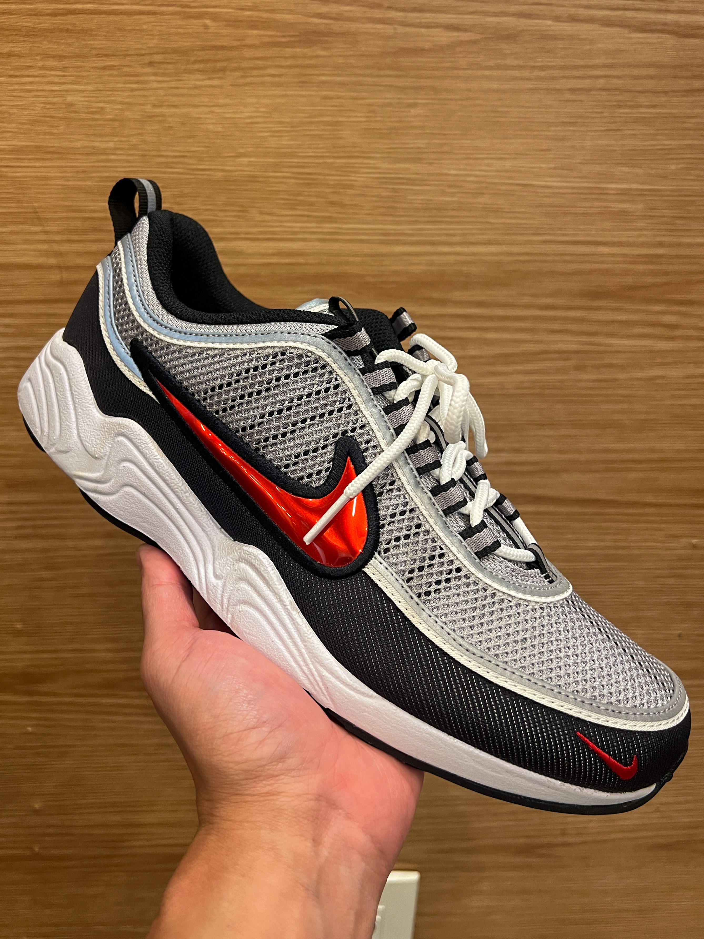 Nike Air Zoom Spiridon Metallic Silver and Sport Red 2024, Nike Air Zoom Spiridon Black and Signal Blue 착용 스타일