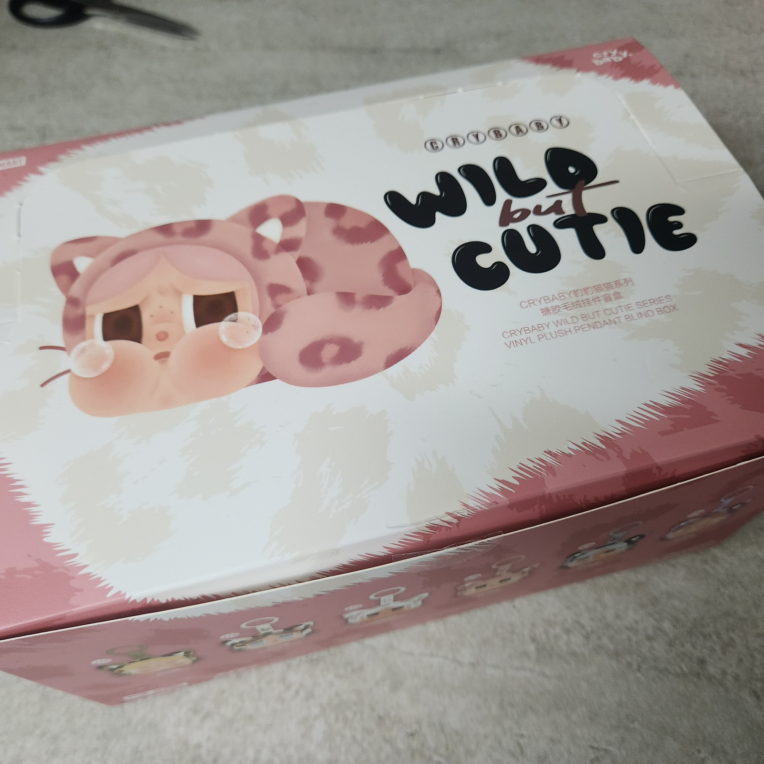 Pop Mart Crybaby Wild But Cutie Series Vinyl Plush Pendant (6 Blind Boxes) 착용 스타일 - 3