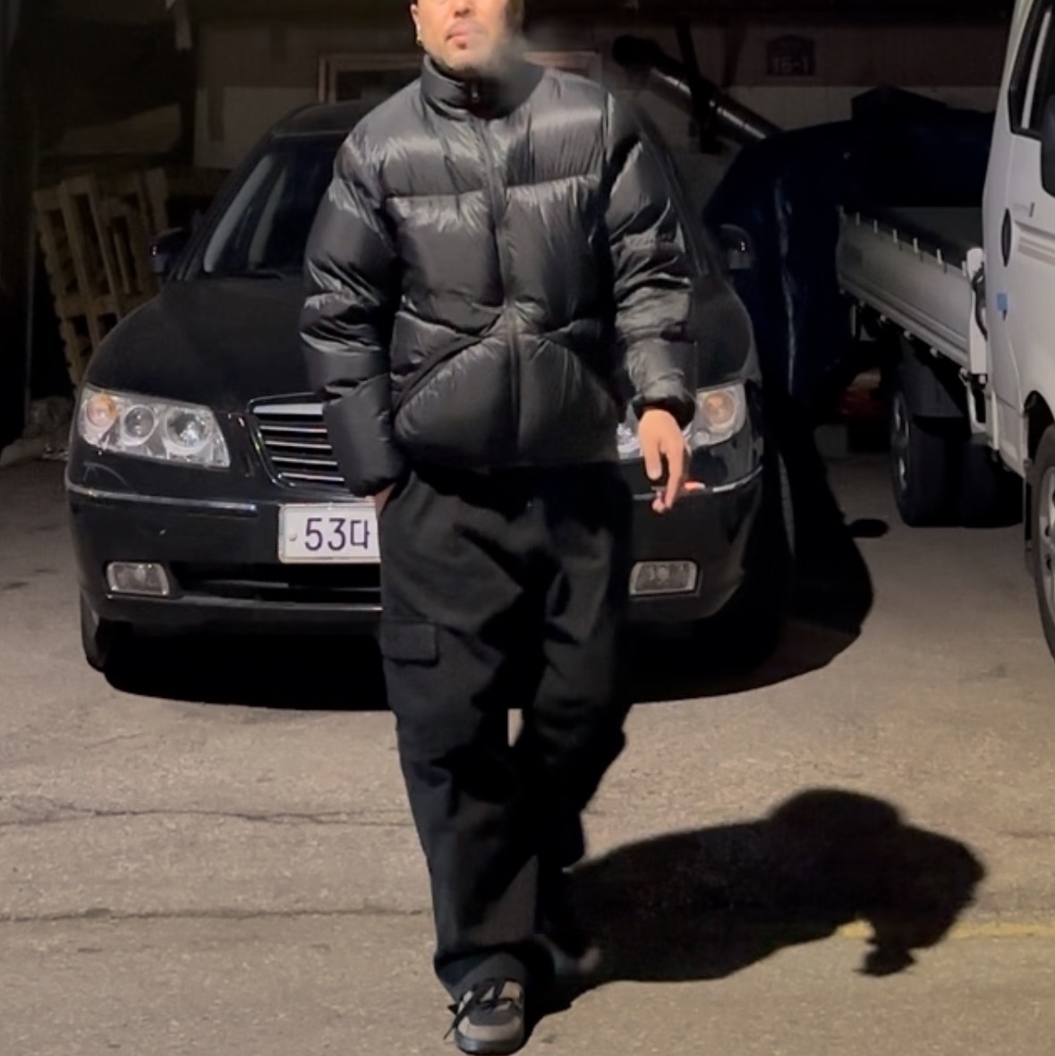 Jordan x Travis Scott Jumpman Jack TR Black and Dark Mocha 착용 스타일 - 1