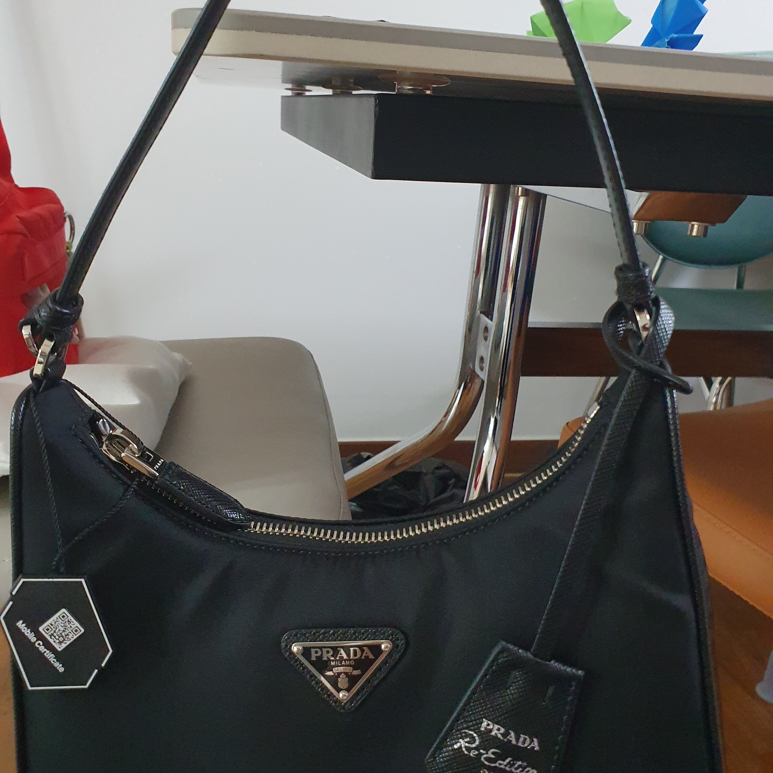 Prada Re-Edition 2005 Re-Nylon and Saffiano Mini Bag Black 착용 스타일