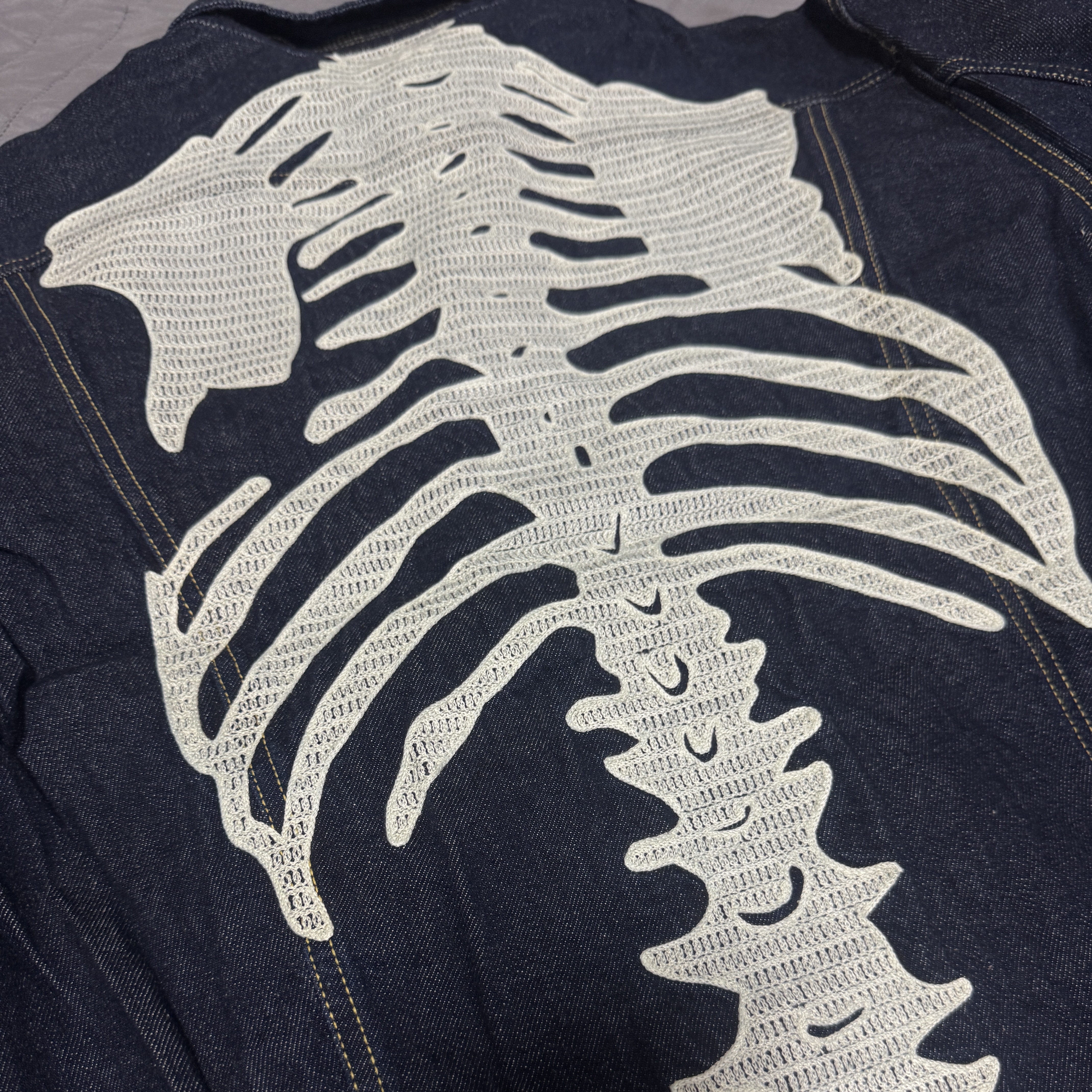 Kapital 11.5 oz. Denim Mexican Tuxedo Westerner Bone Jacket Indigo, Needles H.D. BDU Pants Black 착용 스타일 - 4
