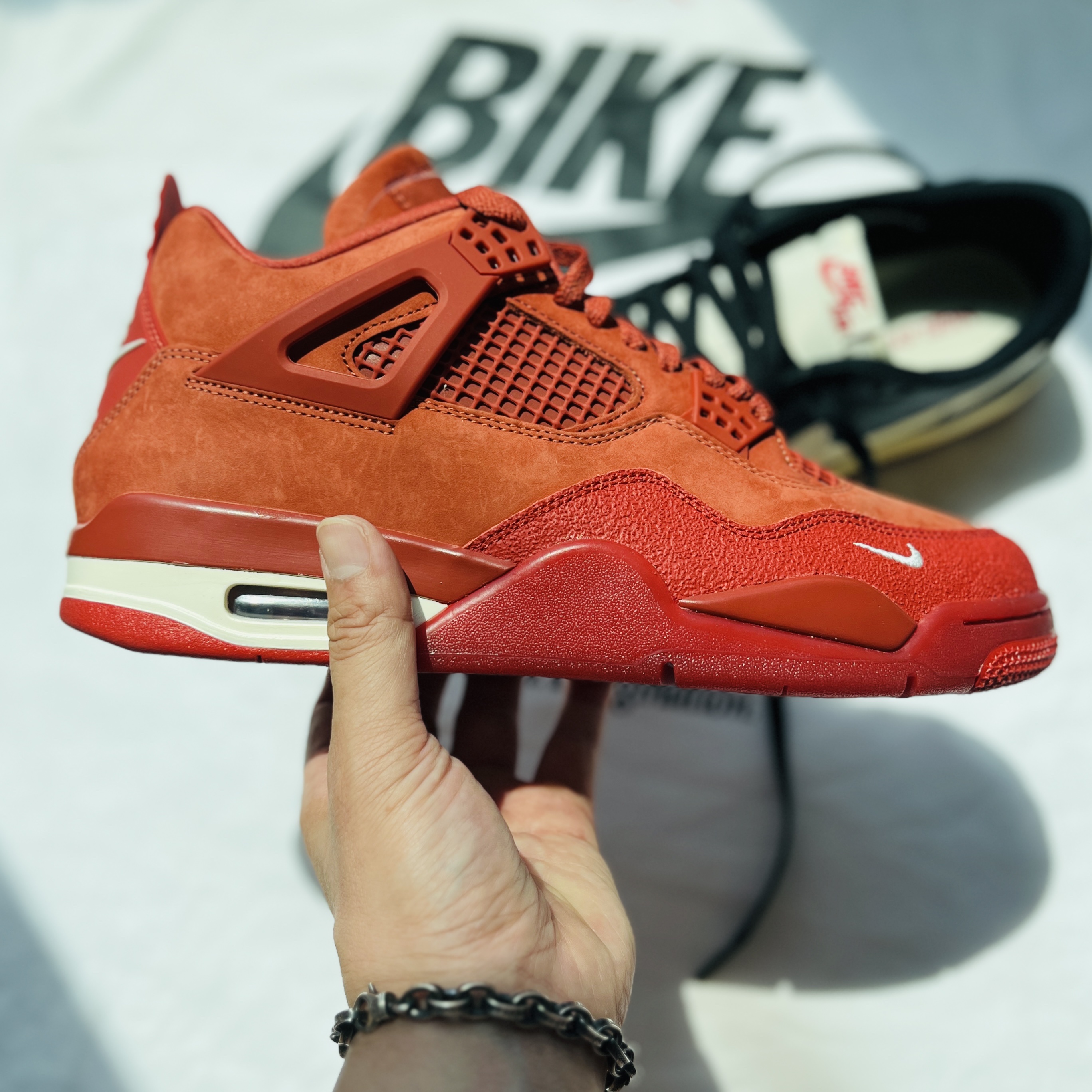 Jordan 1 x Nigel Sylvester Retro Low OG Better With Time, Jordan 4 x Nigel Sylvester Retro OG SP Brick by Brick 착용 스타일 - 2