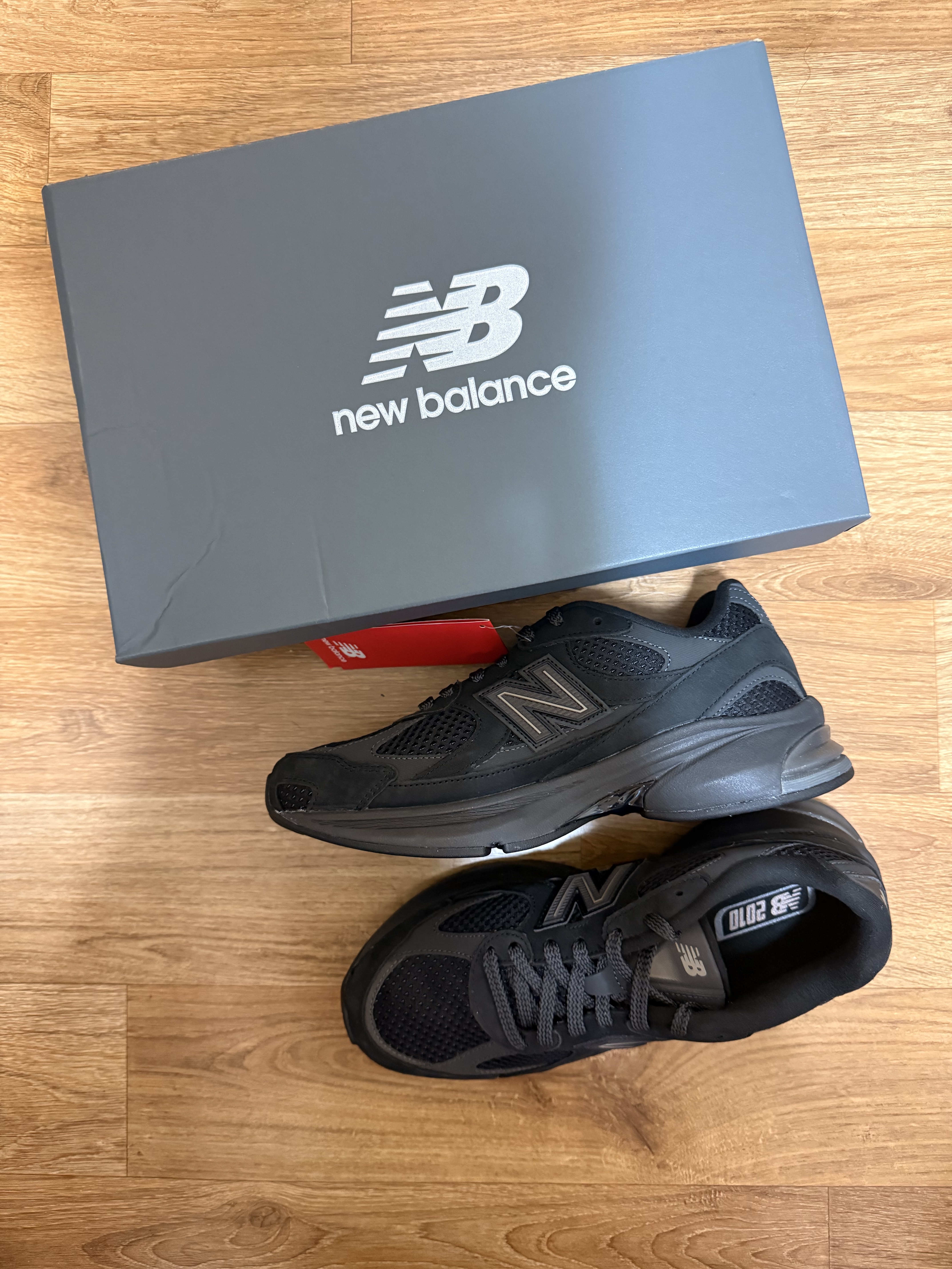 New Balance 2010 Black Black Cement 착용 스타일 - 1