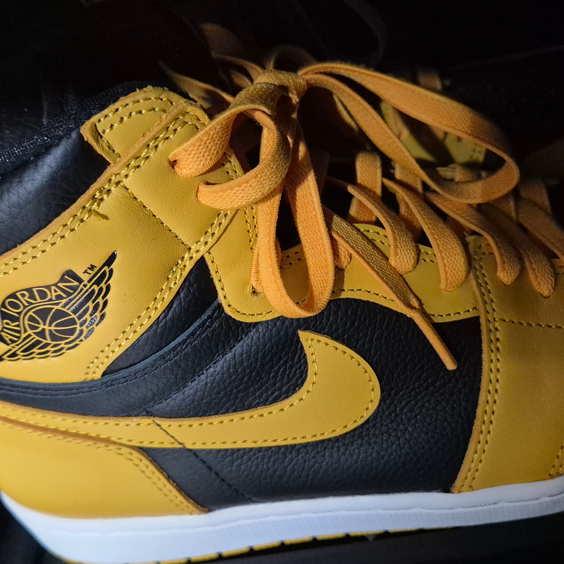 Jordan 1 Retro High OG Pollen 착용 스타일