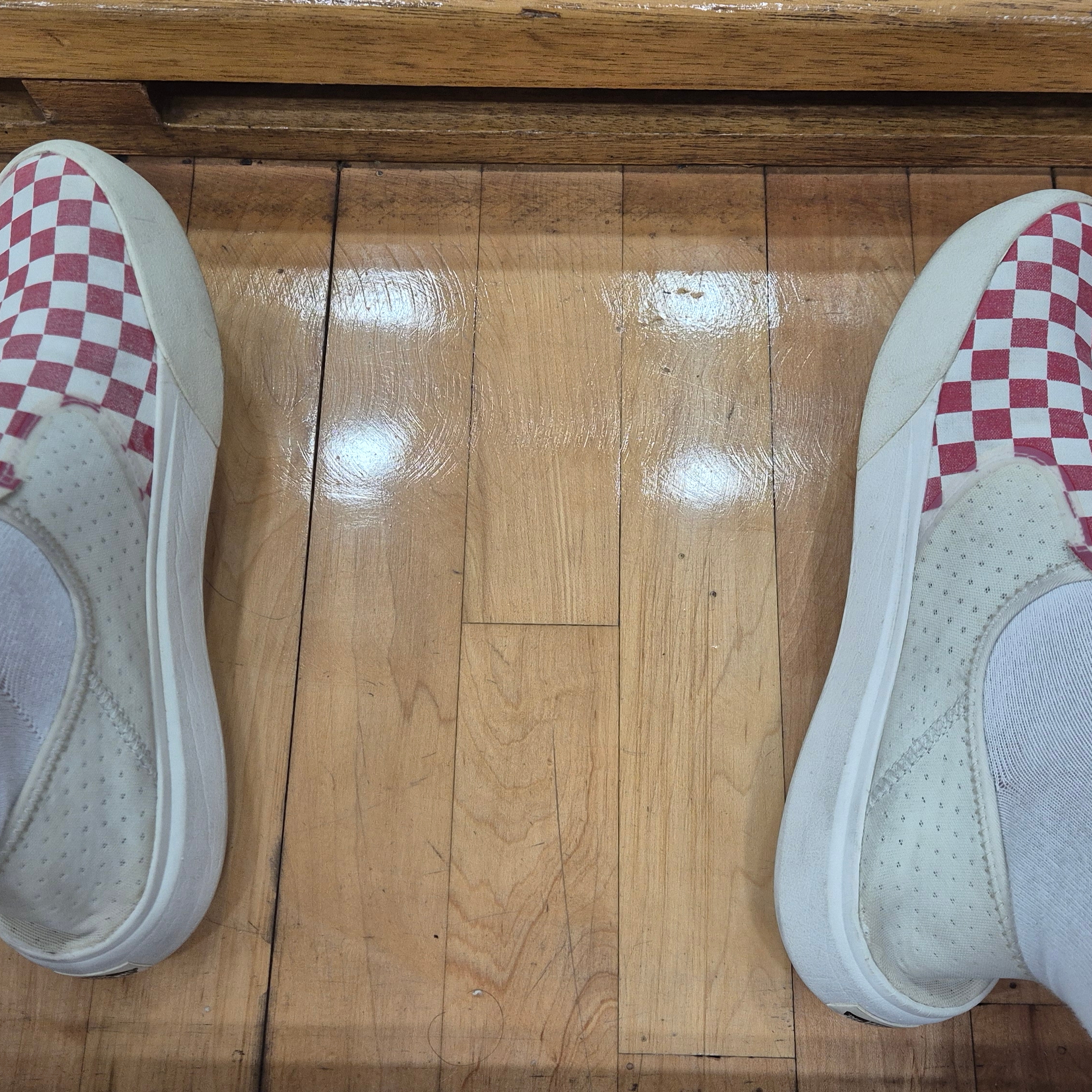 Vans ComfyCush One Checkerboard Racing Red Marshmallow 착용 스타일