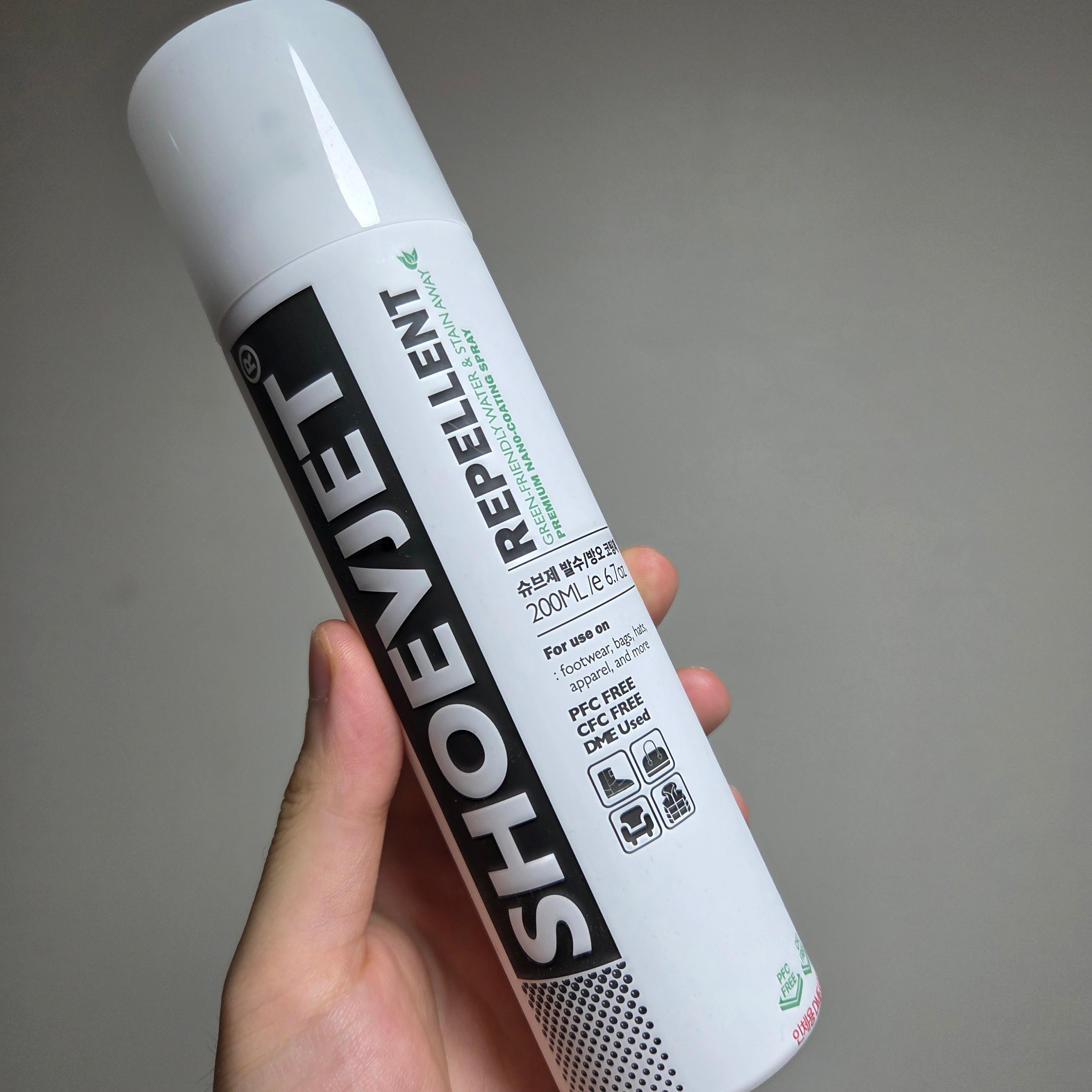 Shoevjet Water & Stain Repellent Spray 착용 스타일