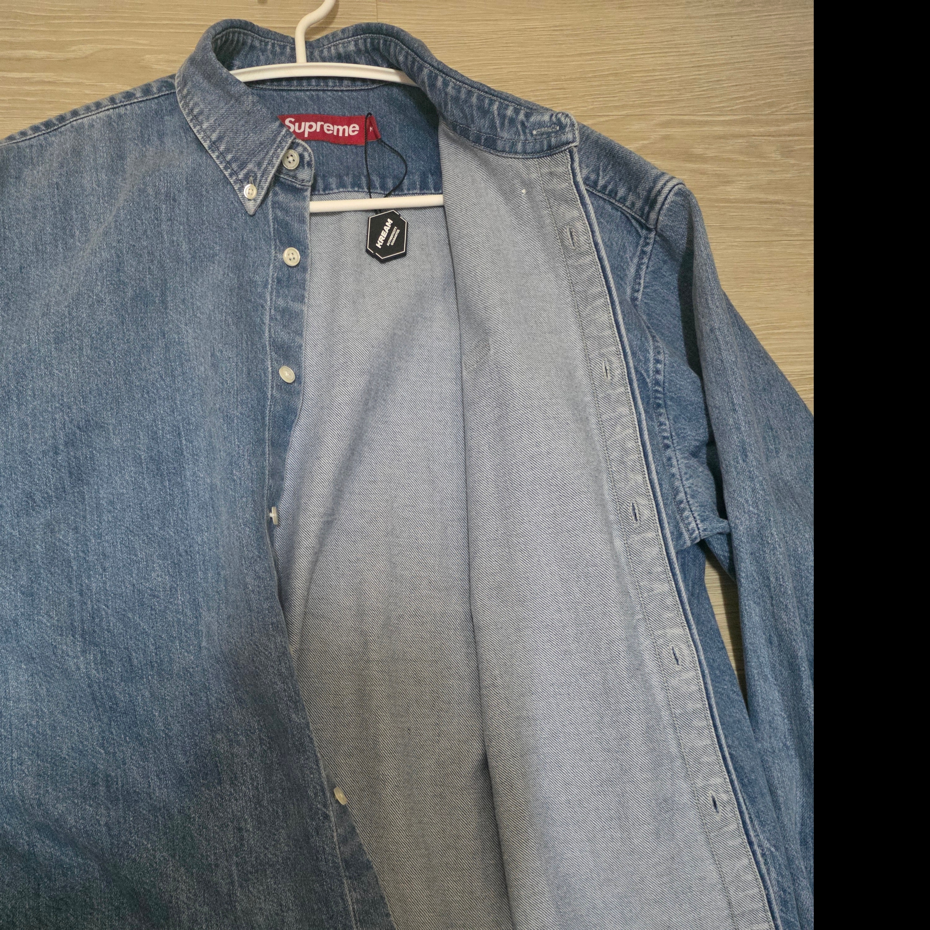 Supreme Small Box Shirt Denim - 23FW 착용 스타일 - 1