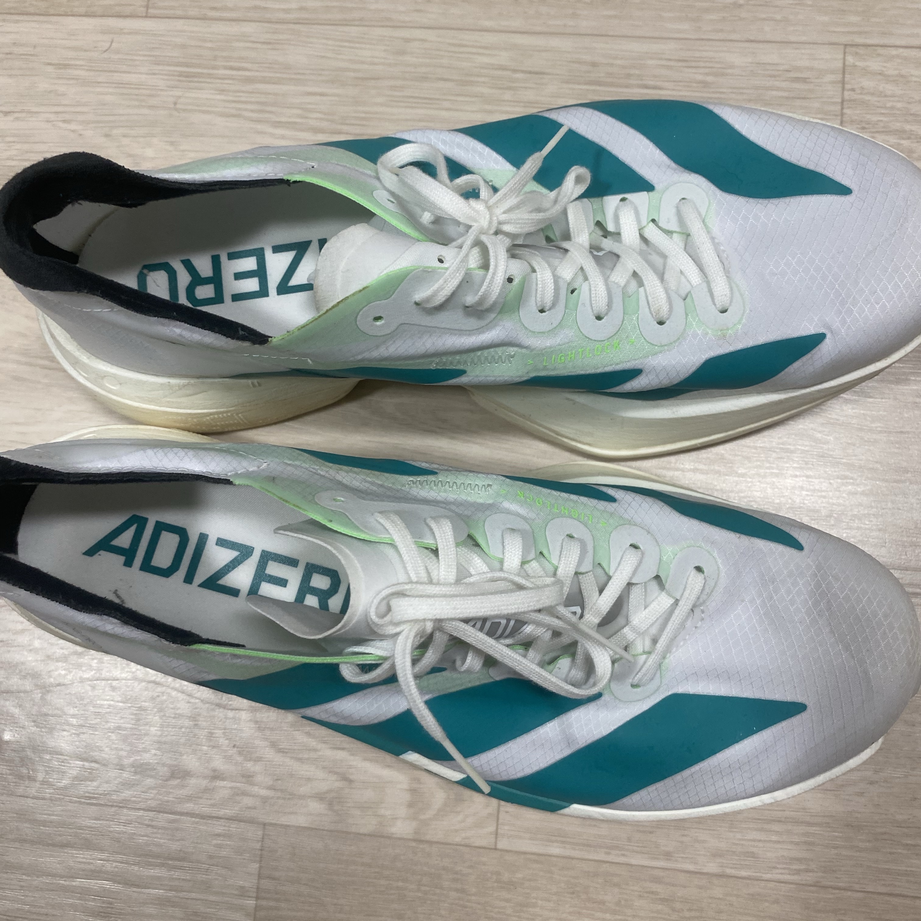 Adidas Adizero Adios Pro 4 Cloud White Pure Teal 착용 스타일