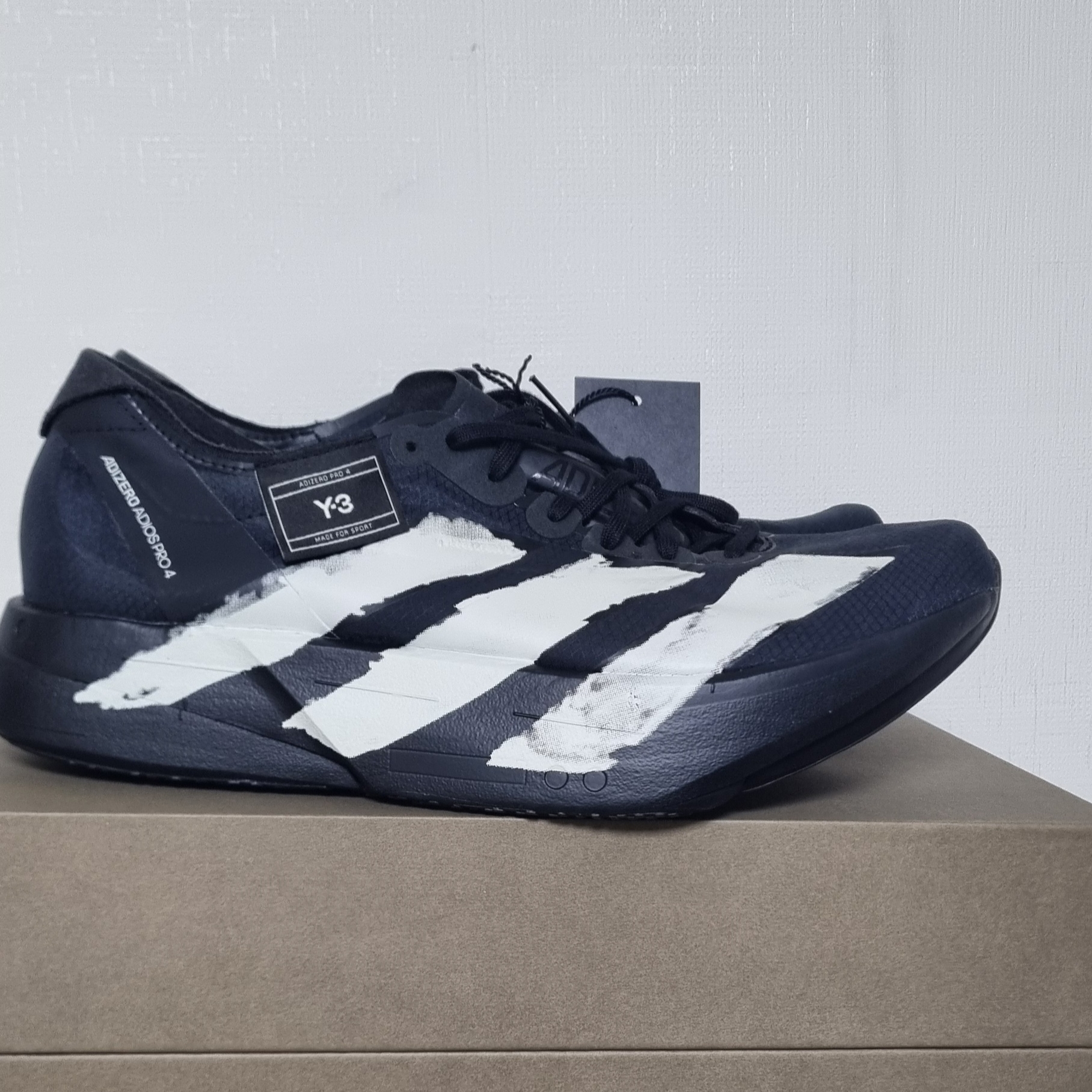 Y-3 Adios Pro 4 Black Off White 착용 스타일