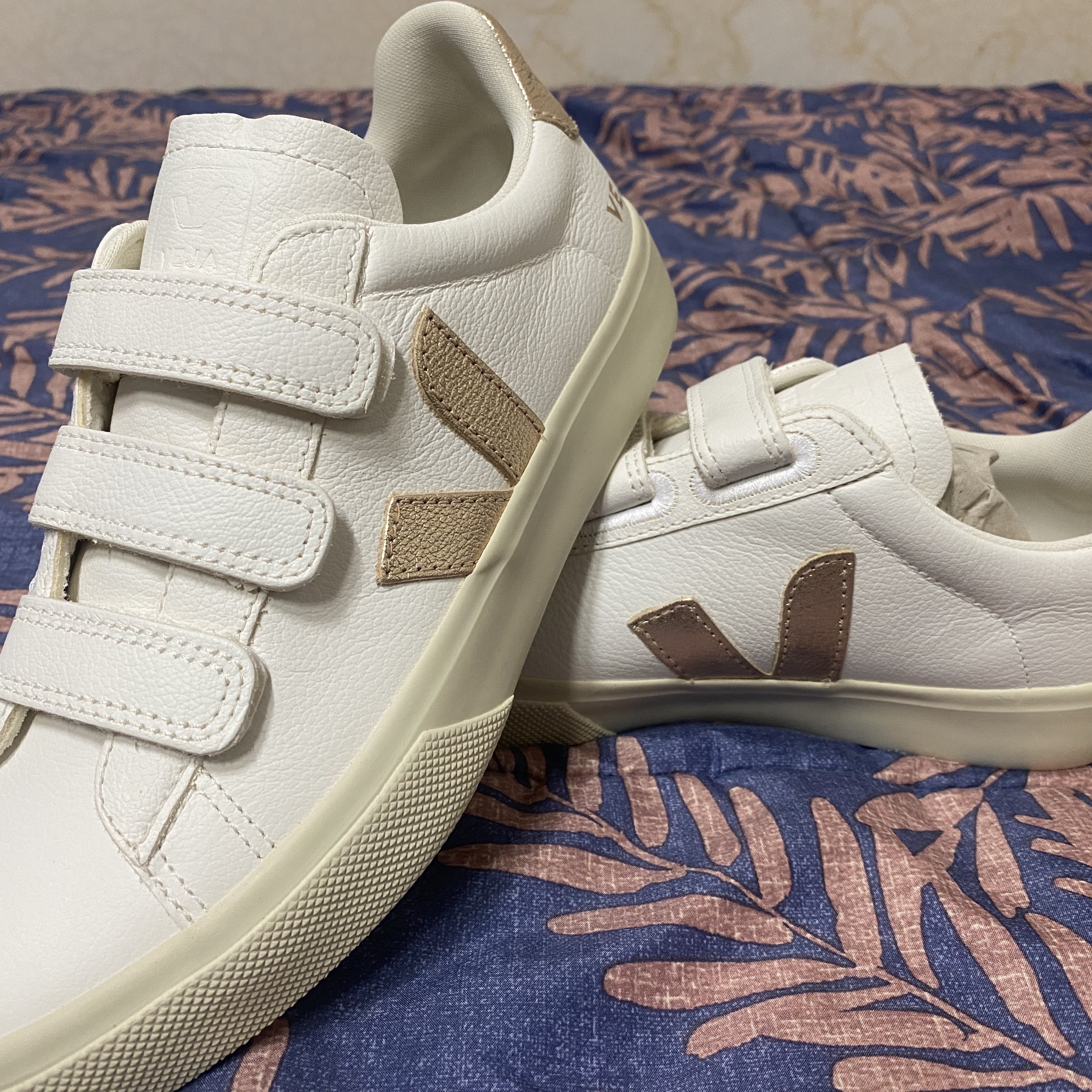 VEJA Women Recife Logo (762) 착용 스타일 - 2