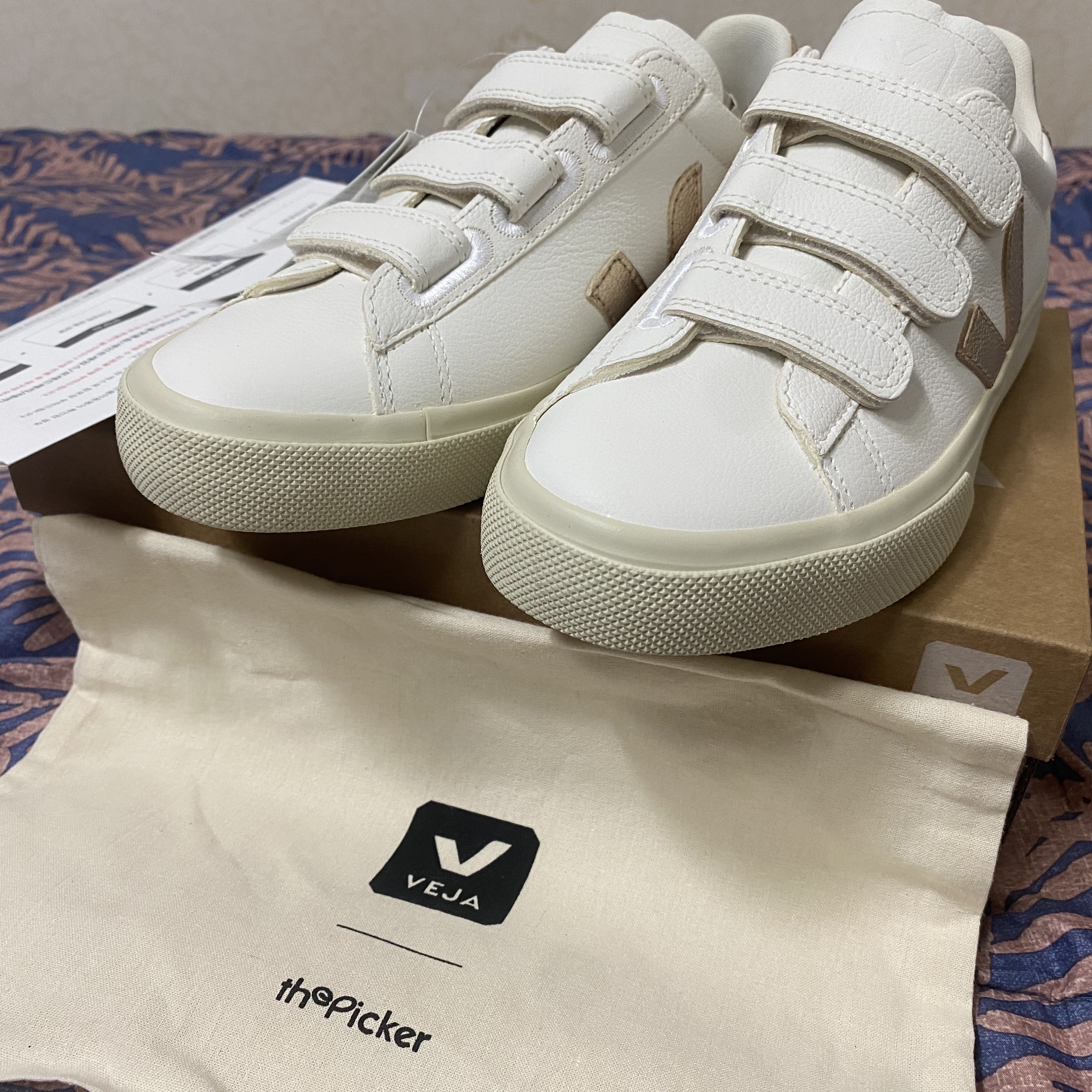 VEJA Women Recife Logo (762) 착용 스타일 - 1