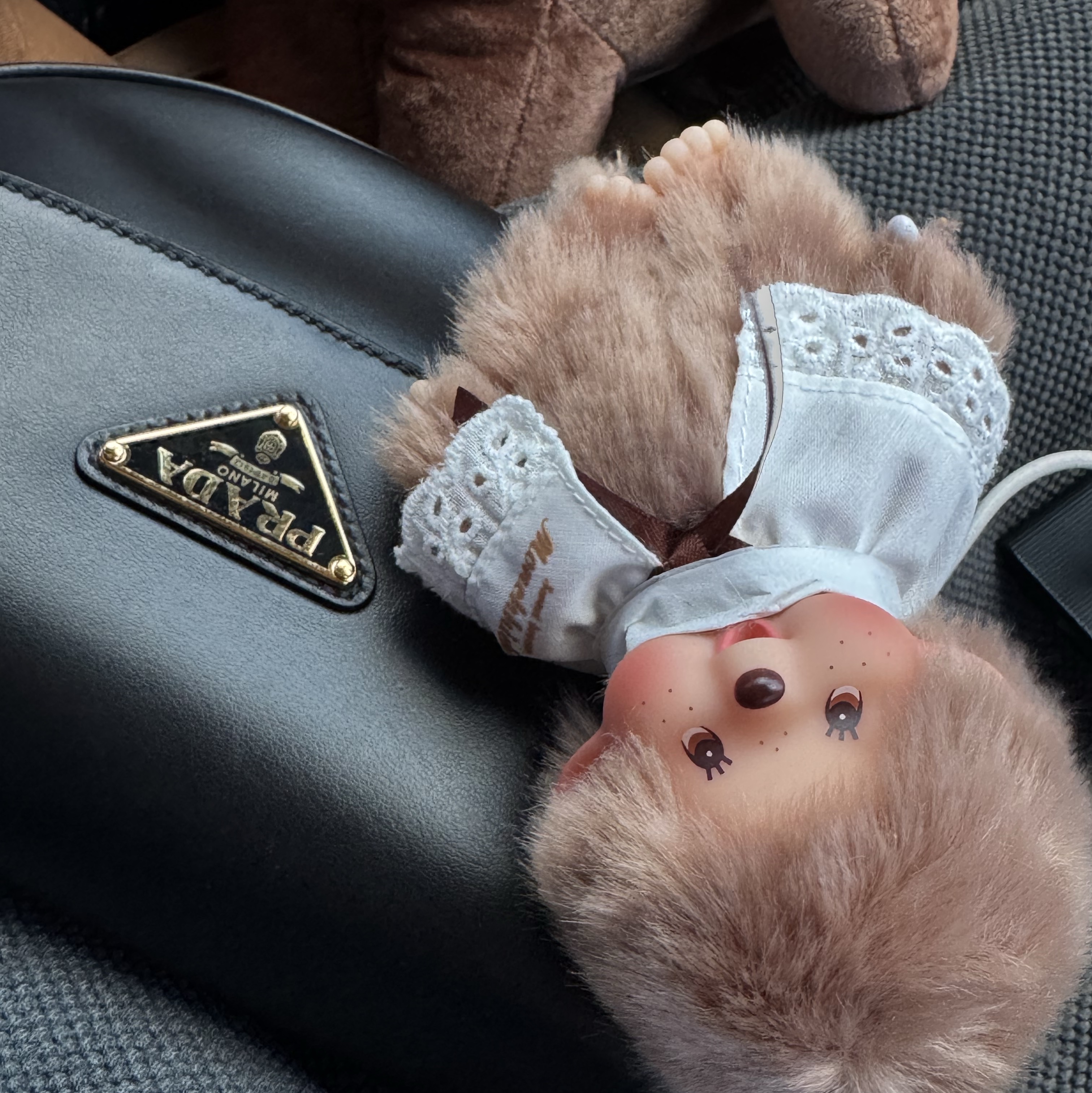 Monchhichi Sweet Key Chain Brown 착용 스타일