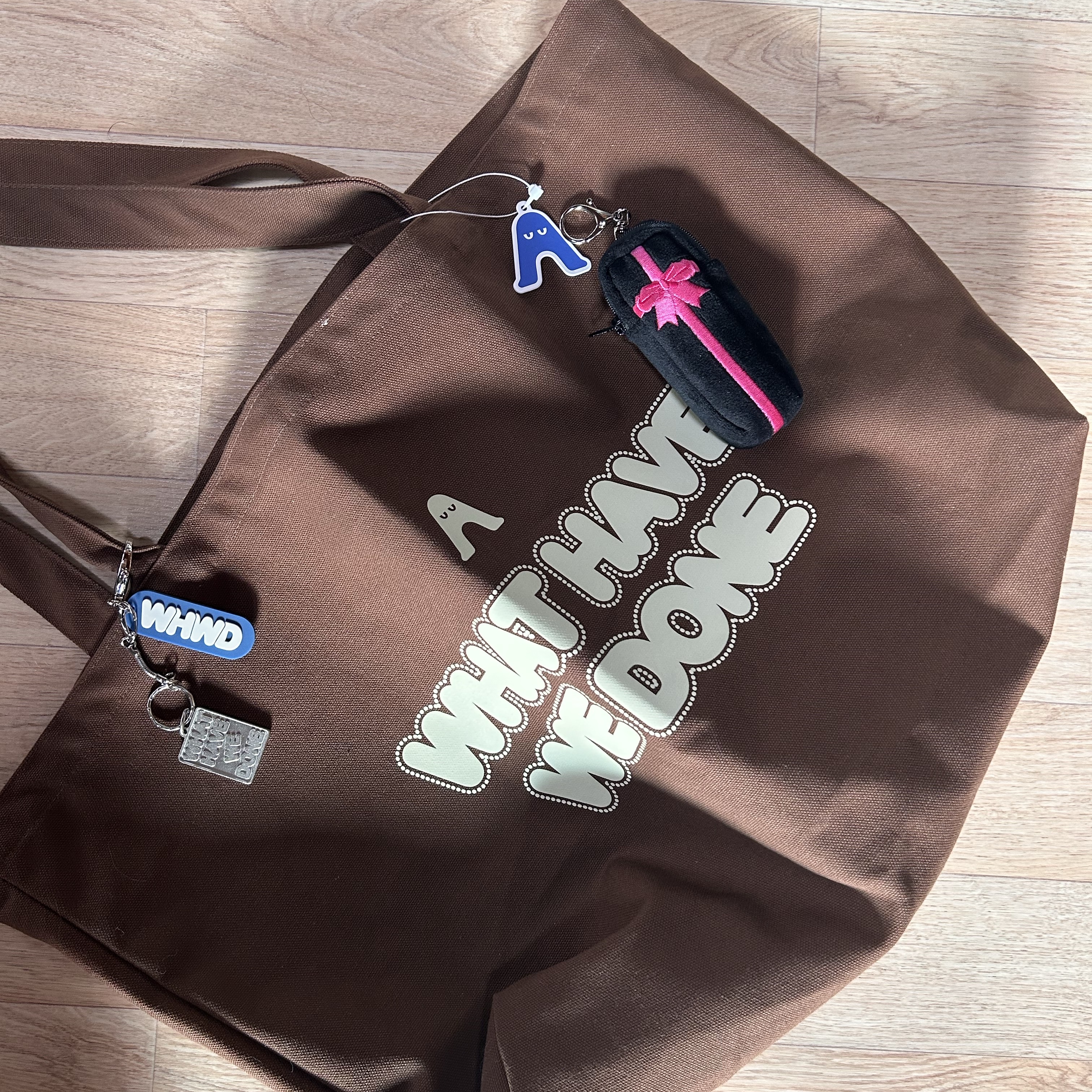 WHWD Silicone Keyring, WHWD Canvas Bag 착용 스타일 - 3