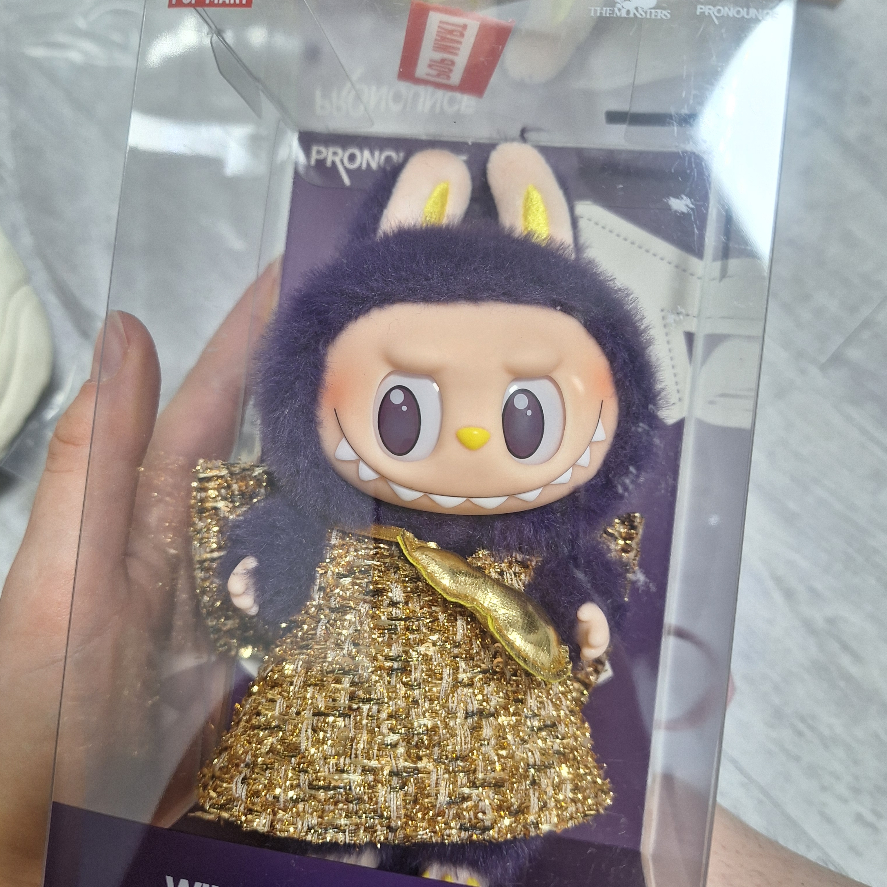 Pop Mart Labubu x Pronounce Lucky Fairy Toy Keyring 착용 스타일 - 1