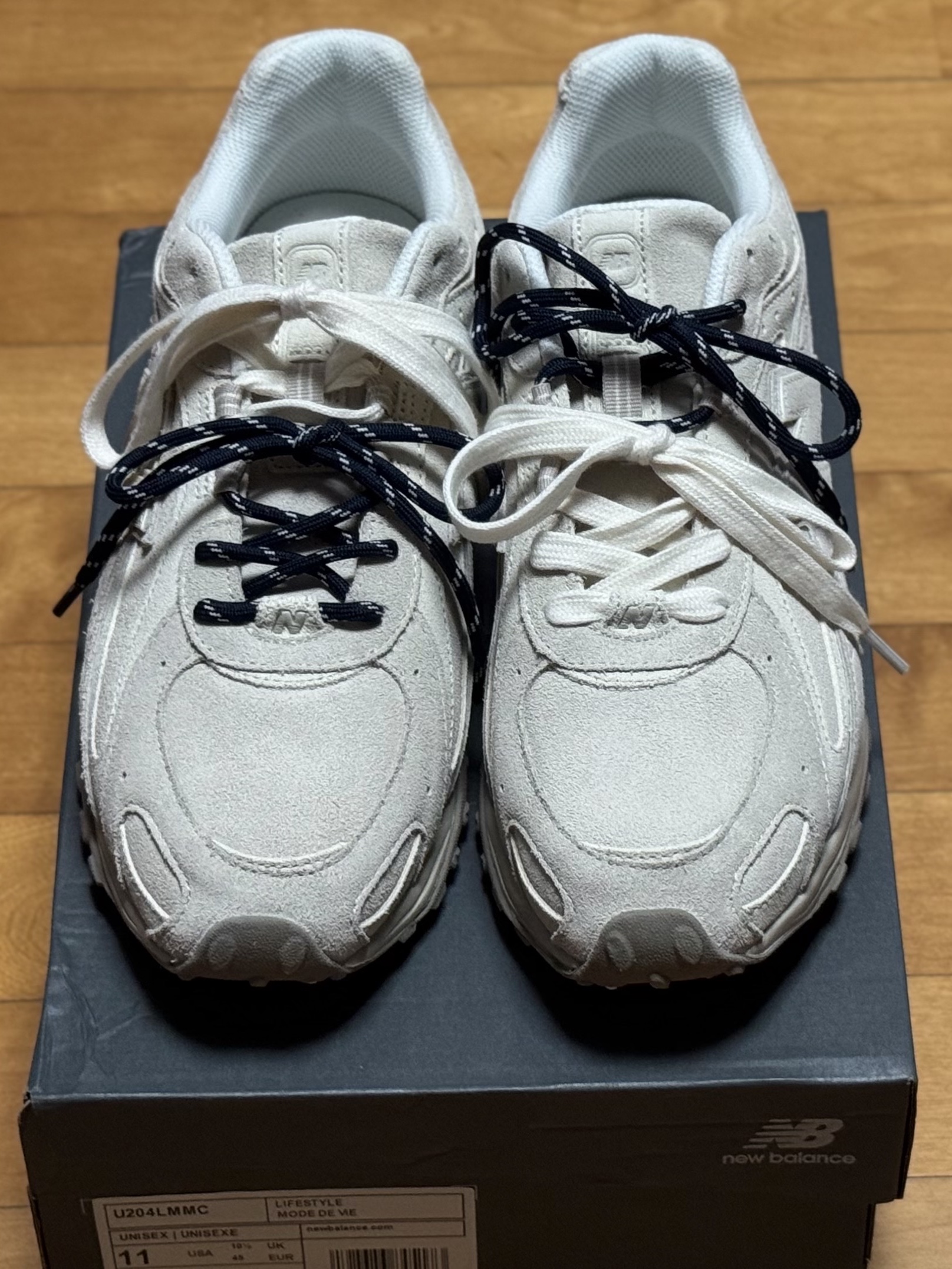 New Balance 204L Timberwolf Linen, Ader Error x Eastpak Shoulder Bag Black 착용 스타일 - 4