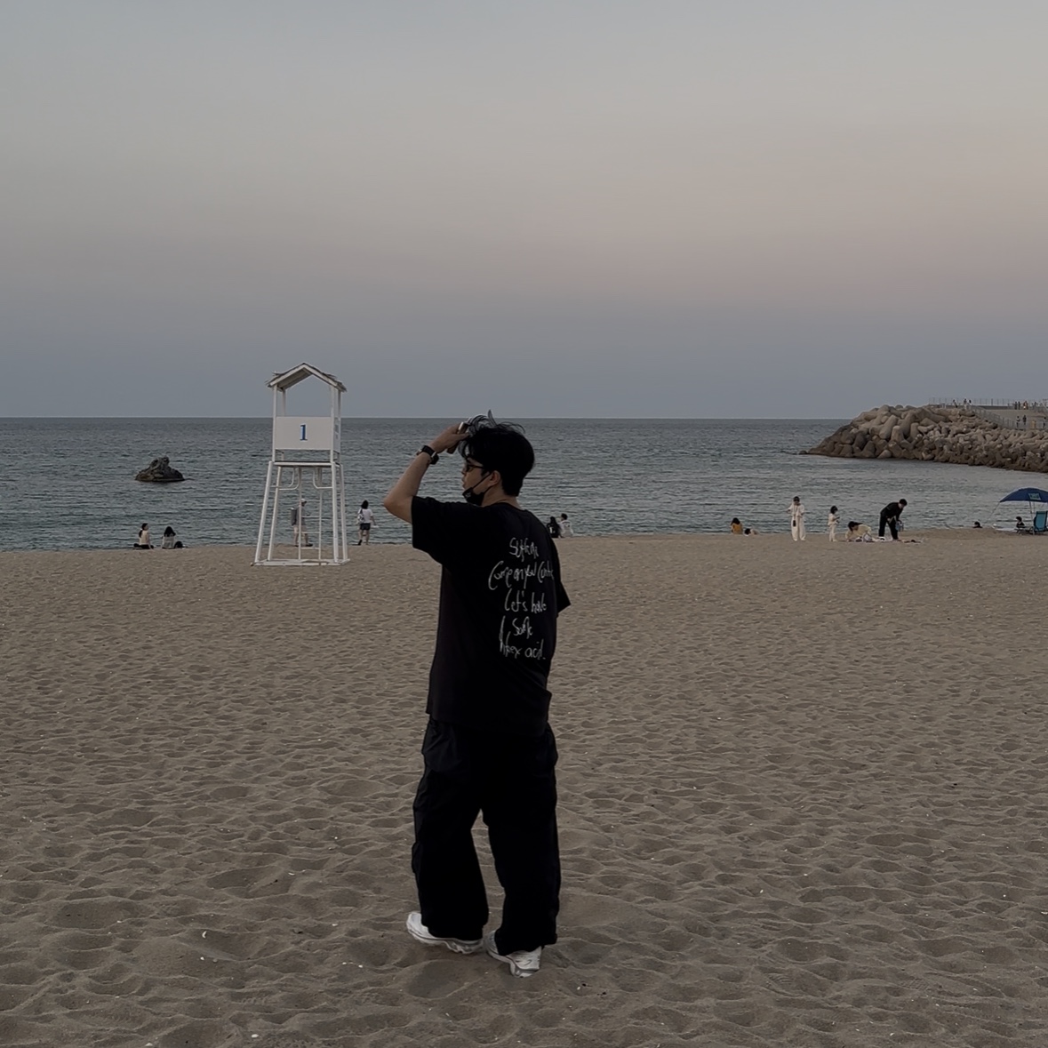Supreme x Aphex Twin Windowlicker T-Shirt Black - 25SS, Salomon XT-6 Gore-Tex White Silver 착용 스타일 - 2