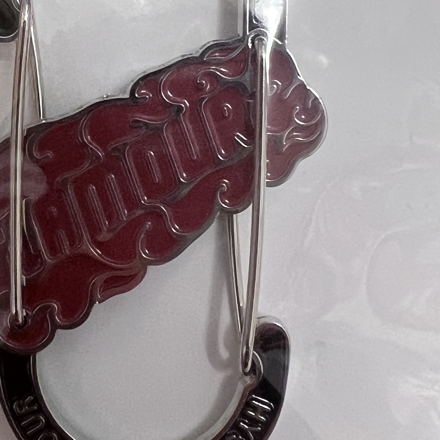 Hysteric Glamour Flame Logo Carabiner Keychain Black 착용 스타일