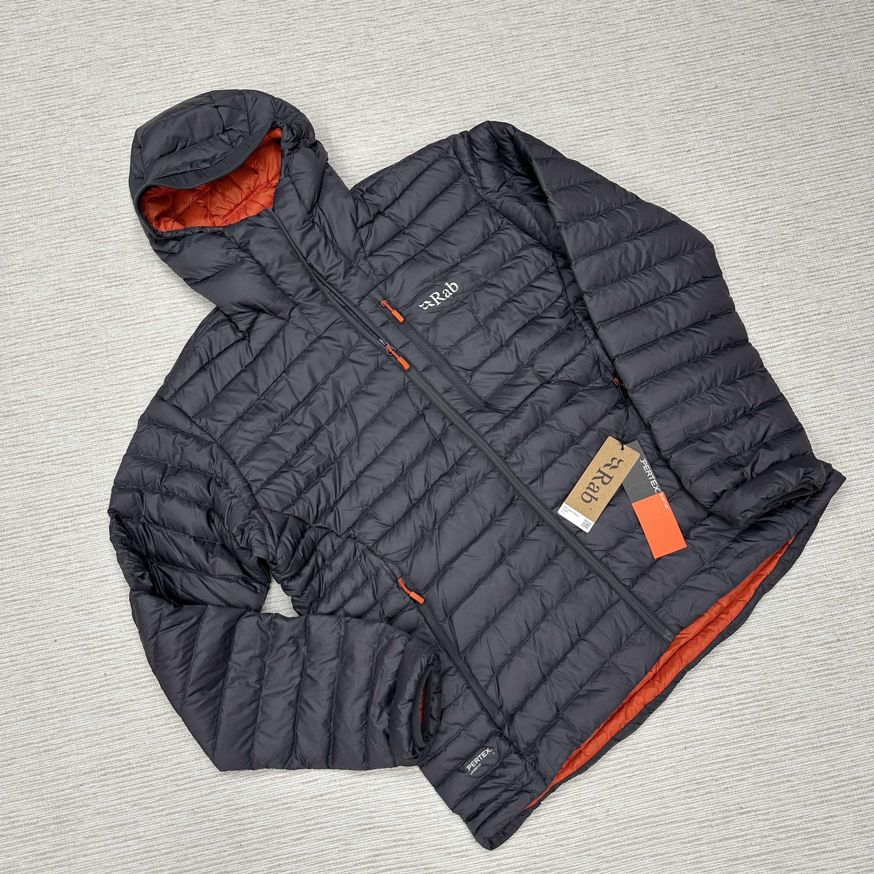 Rab Microlight Alpine Jacket Graphene 착용 스타일 - 1