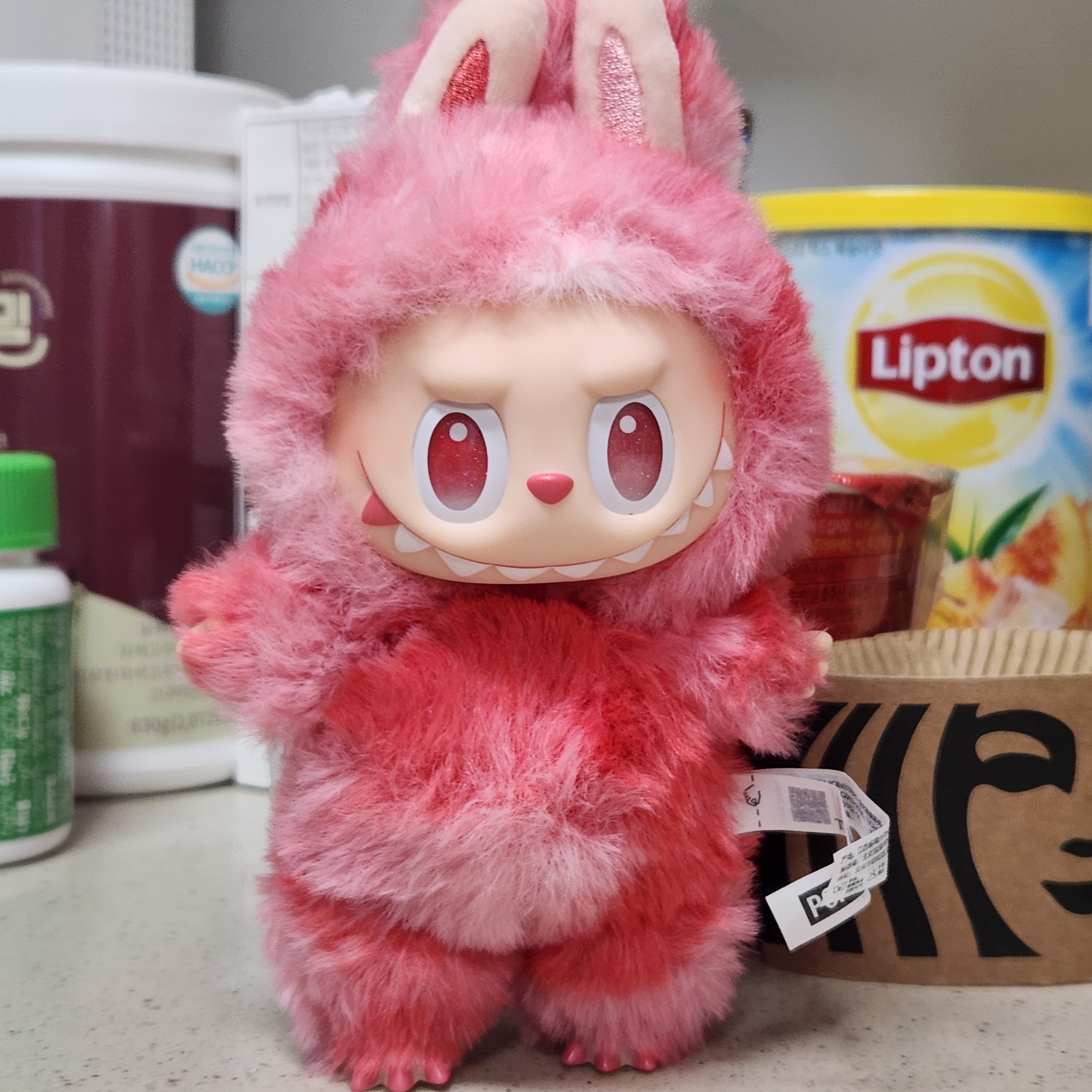 Pop Mart Labubu The Monsters Highlight Series Sealed Case (1 Blind Box) 착용 스타일