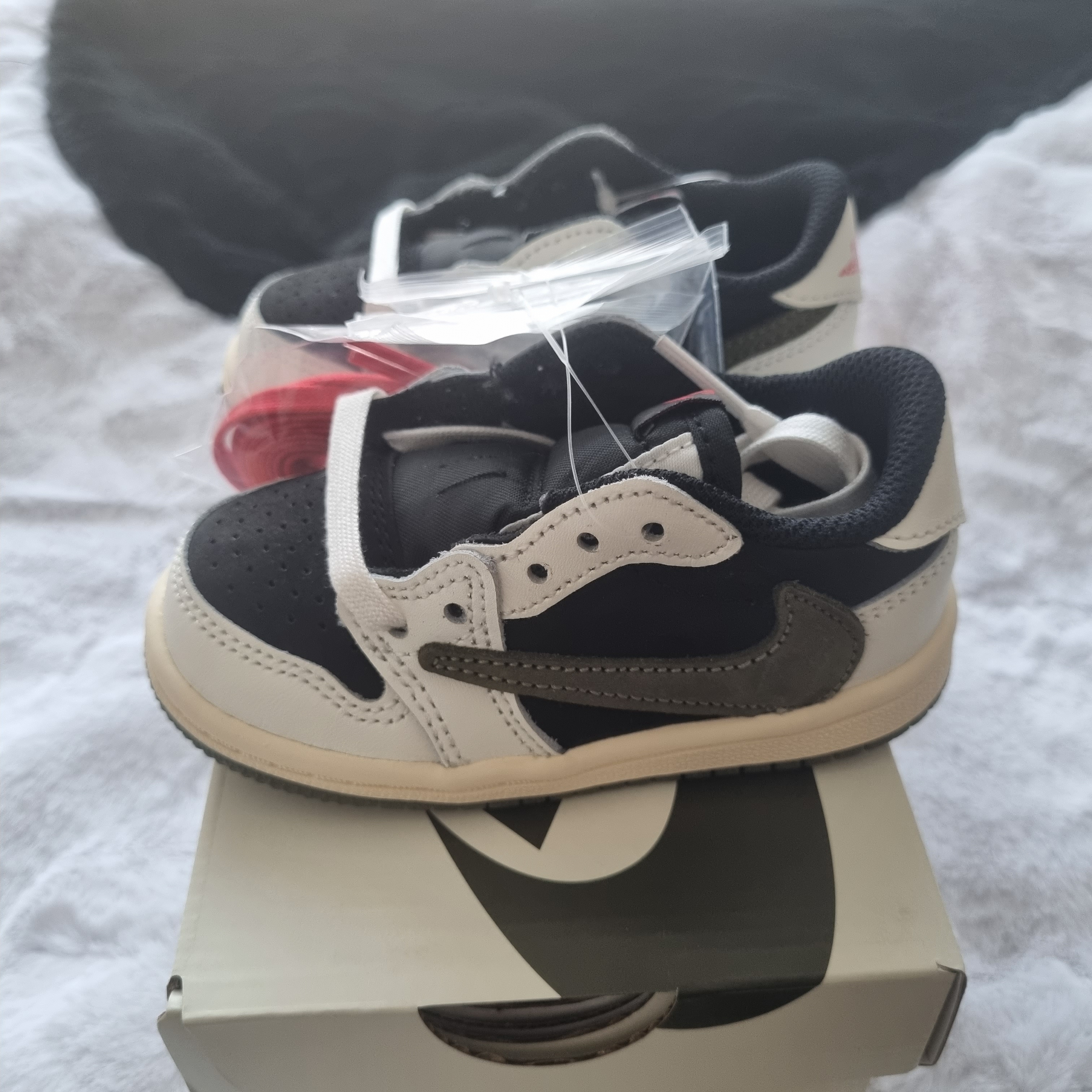 (TD) Jordan 1 x Travis Scott Retro Low OG SP Medium Olive 착용 스타일