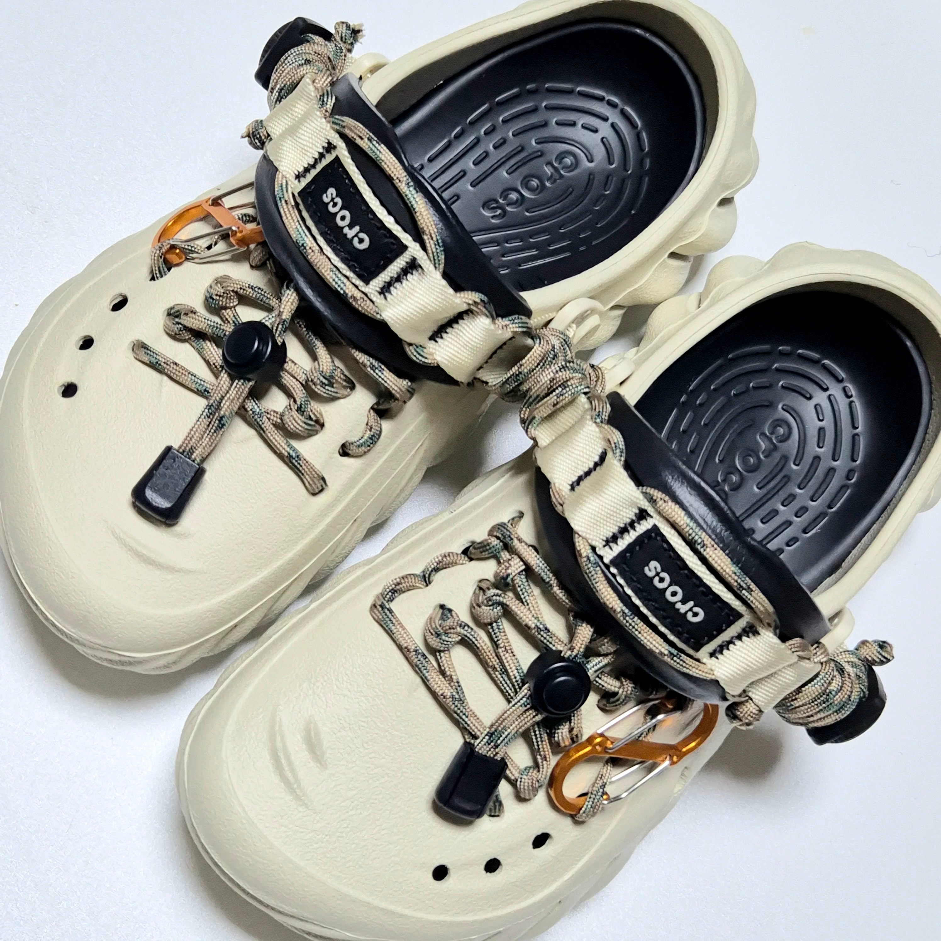 Crocs Echo Clog Bone Black 착용 스타일 - 2
