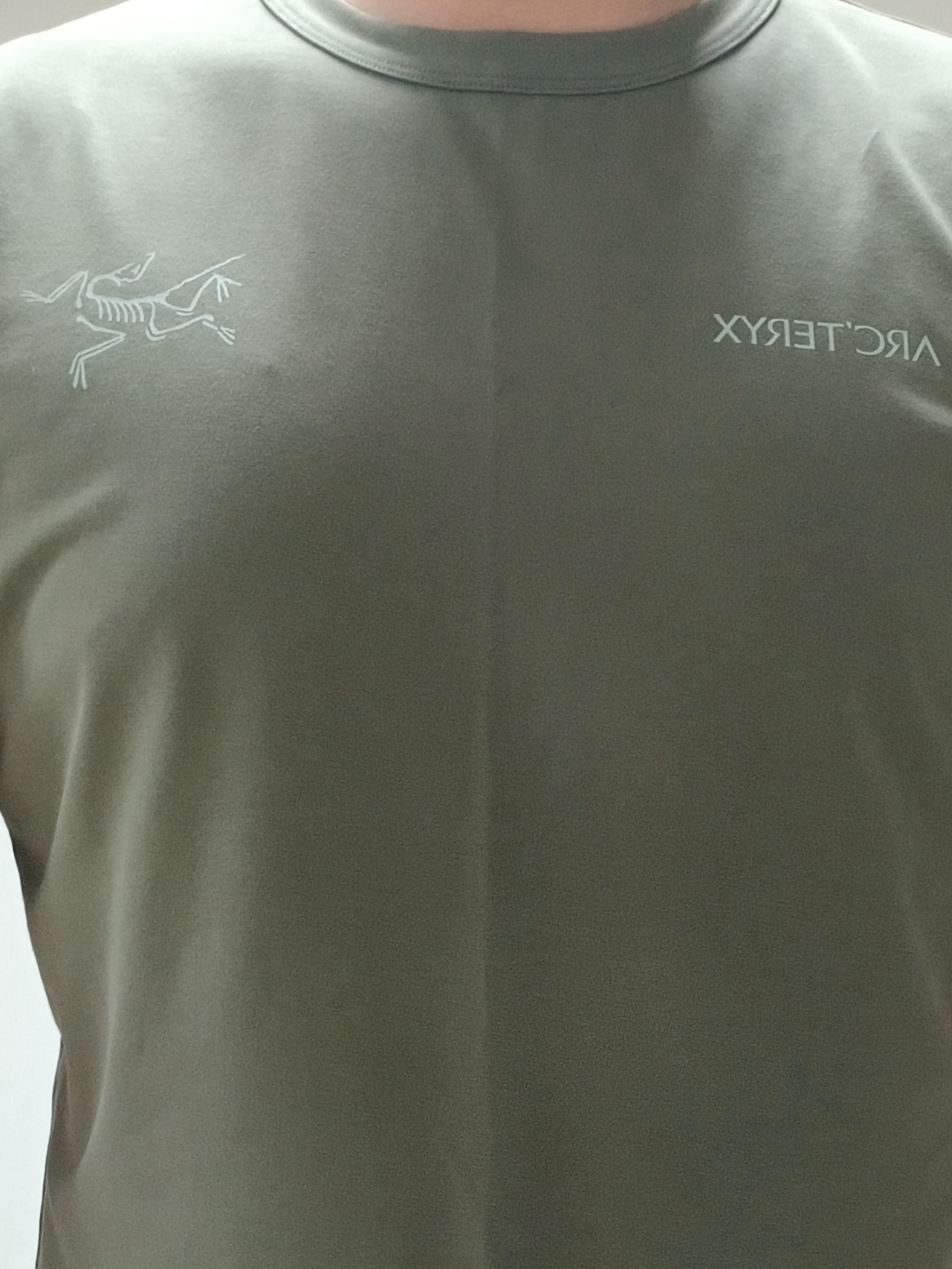 Arc'teryx Small Bird Cap Black, Arc'teryx Captive Split T-Shirt Forage 착용 스타일 - 3