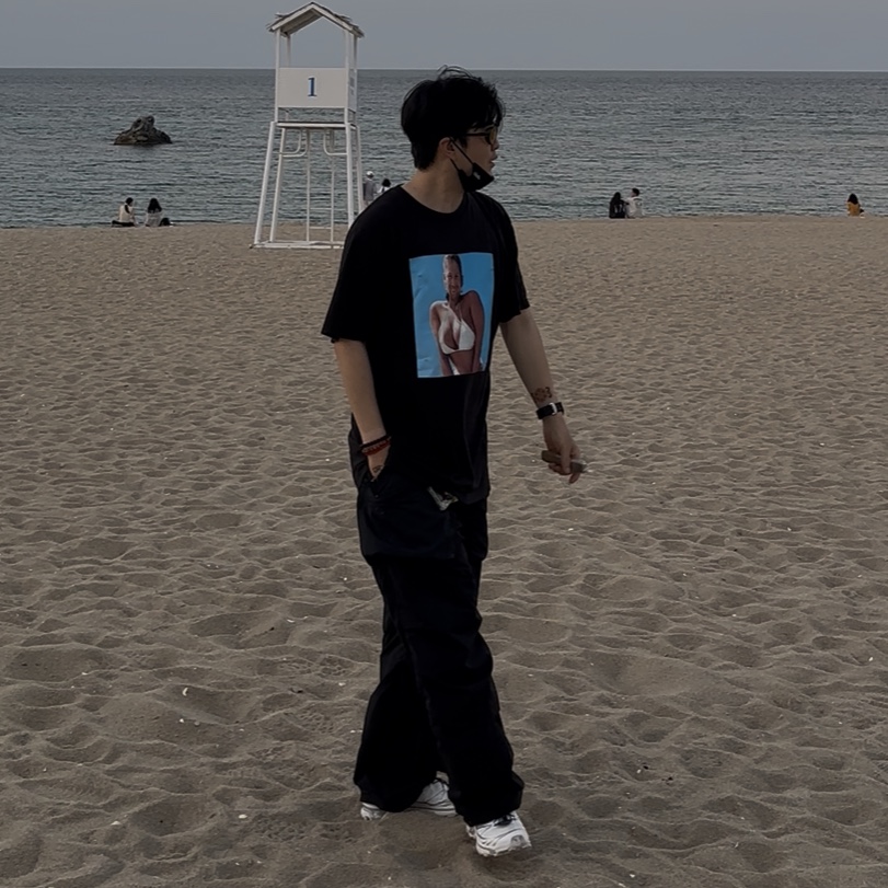 Supreme x Aphex Twin Windowlicker T-Shirt Black - 25SS, Salomon XT-6 Gore-Tex White Silver 착용 스타일 - 1