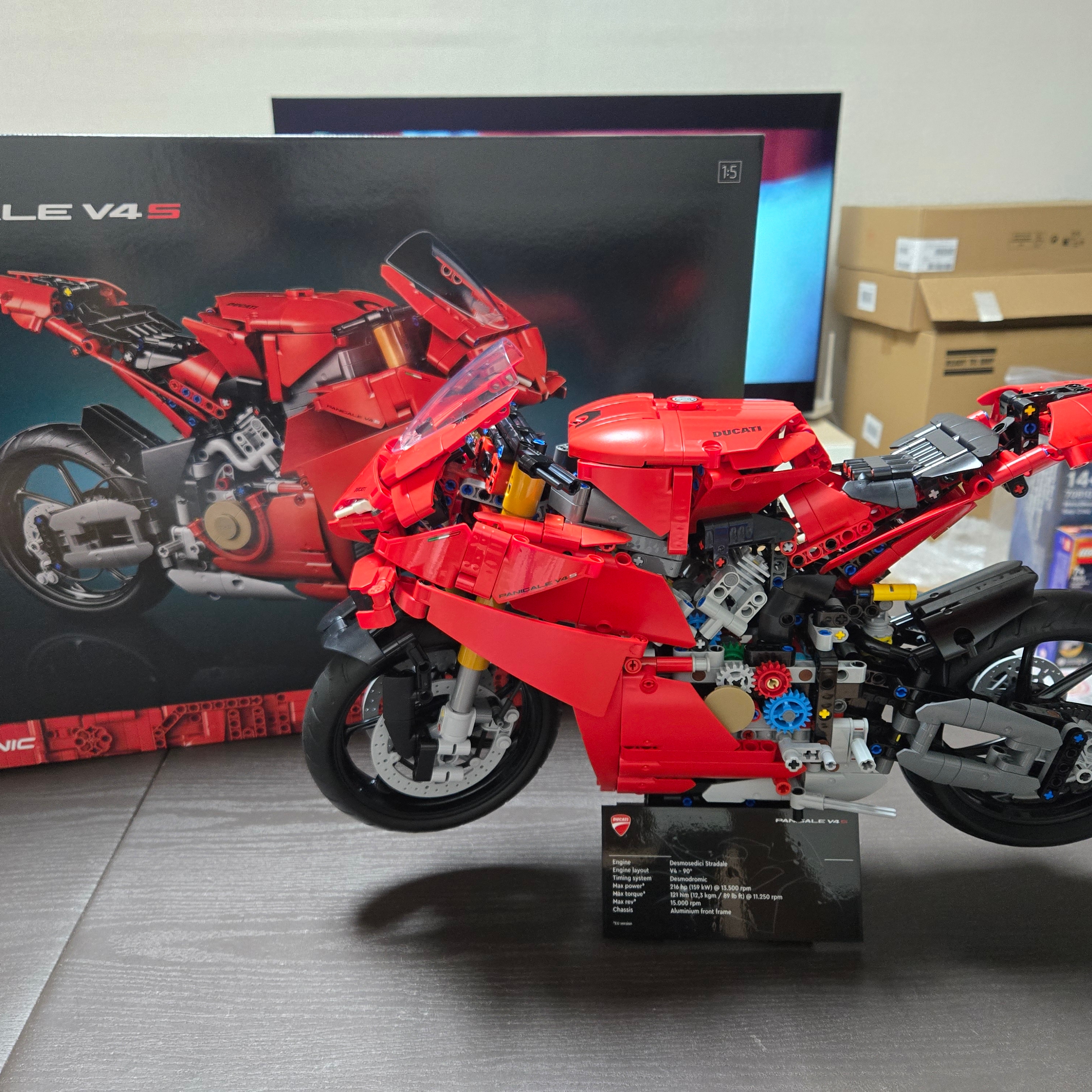 Lego Technic Ducati Panigale V4 S Motorcycle 착용 스타일 - 1