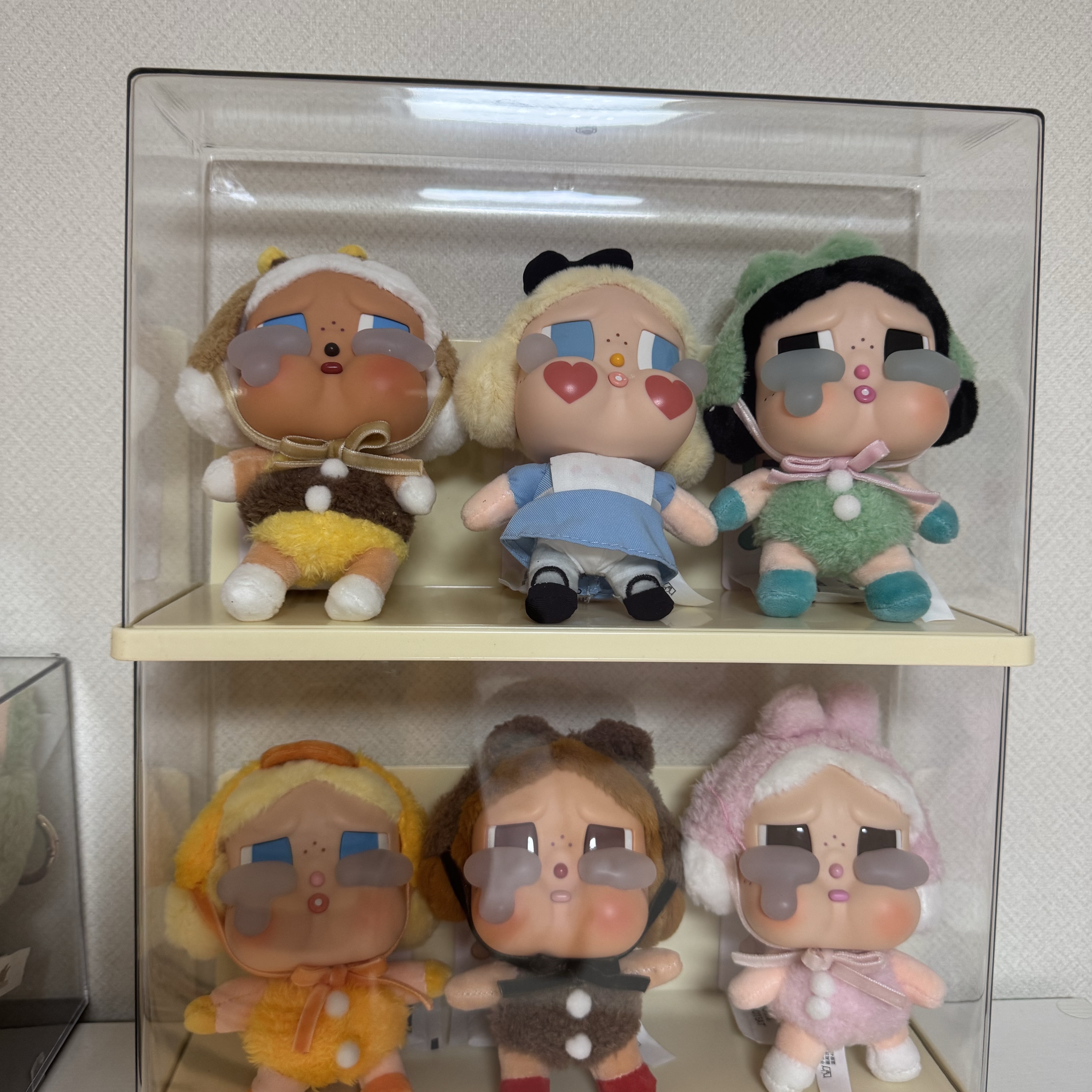 Pop Mart Crybaby Crying Again Series Plush Keyring Sealed Case (6 Blind Boxes) 착용 스타일