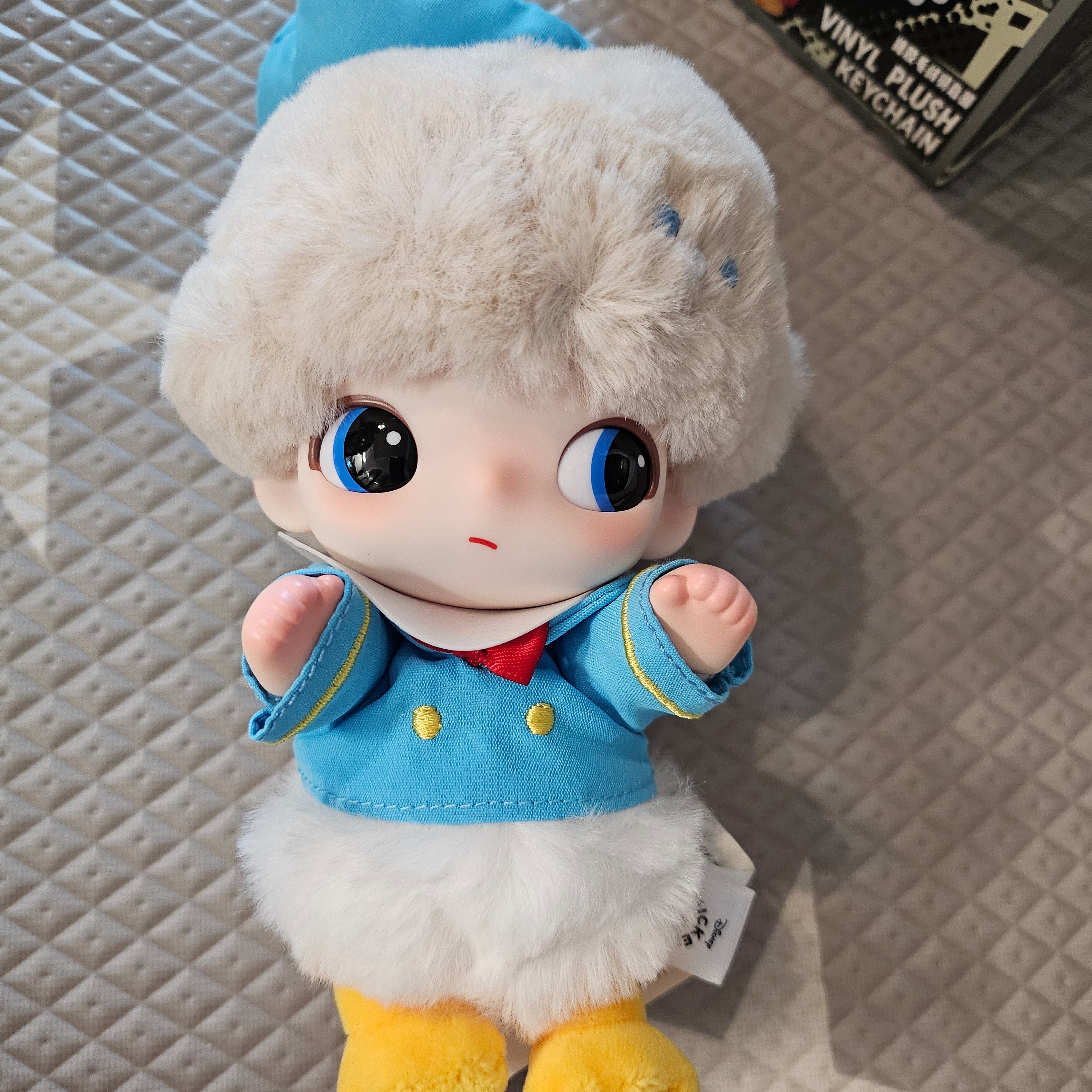Pop Mart Pop Mart Dimoo World x Disney Series Plush Keyring Donald Duck's Singing (Opened Case) 착용 스타일