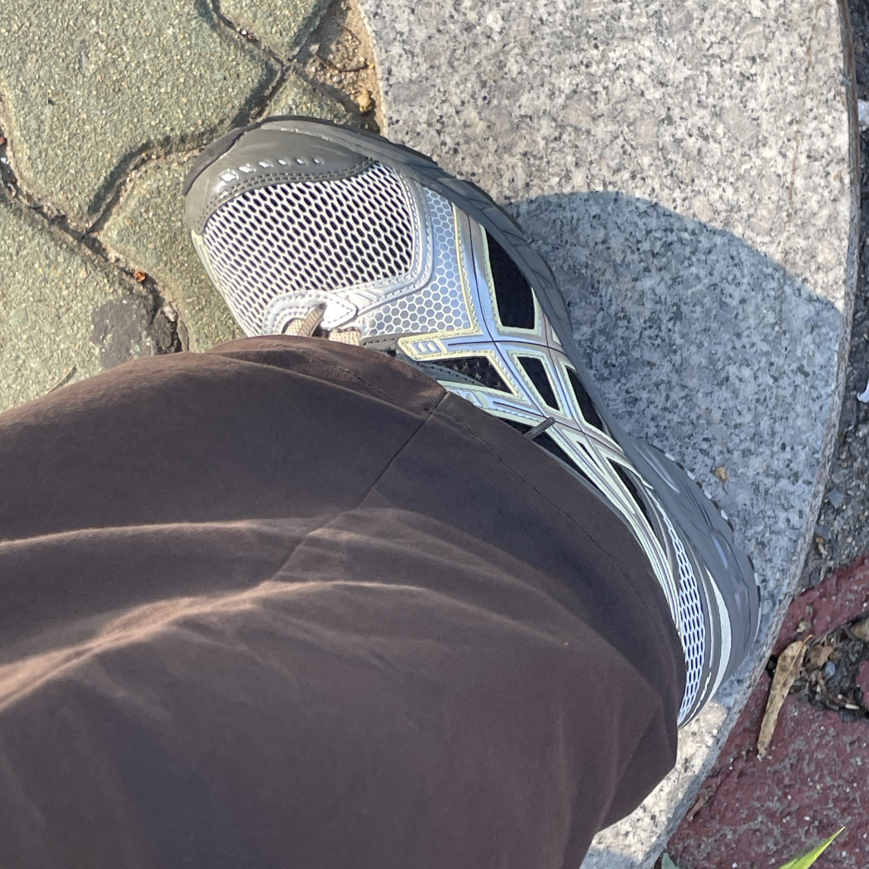 Asics Gel-DS Trainer 14 Truffle Grey Pure Silver 착용 스타일