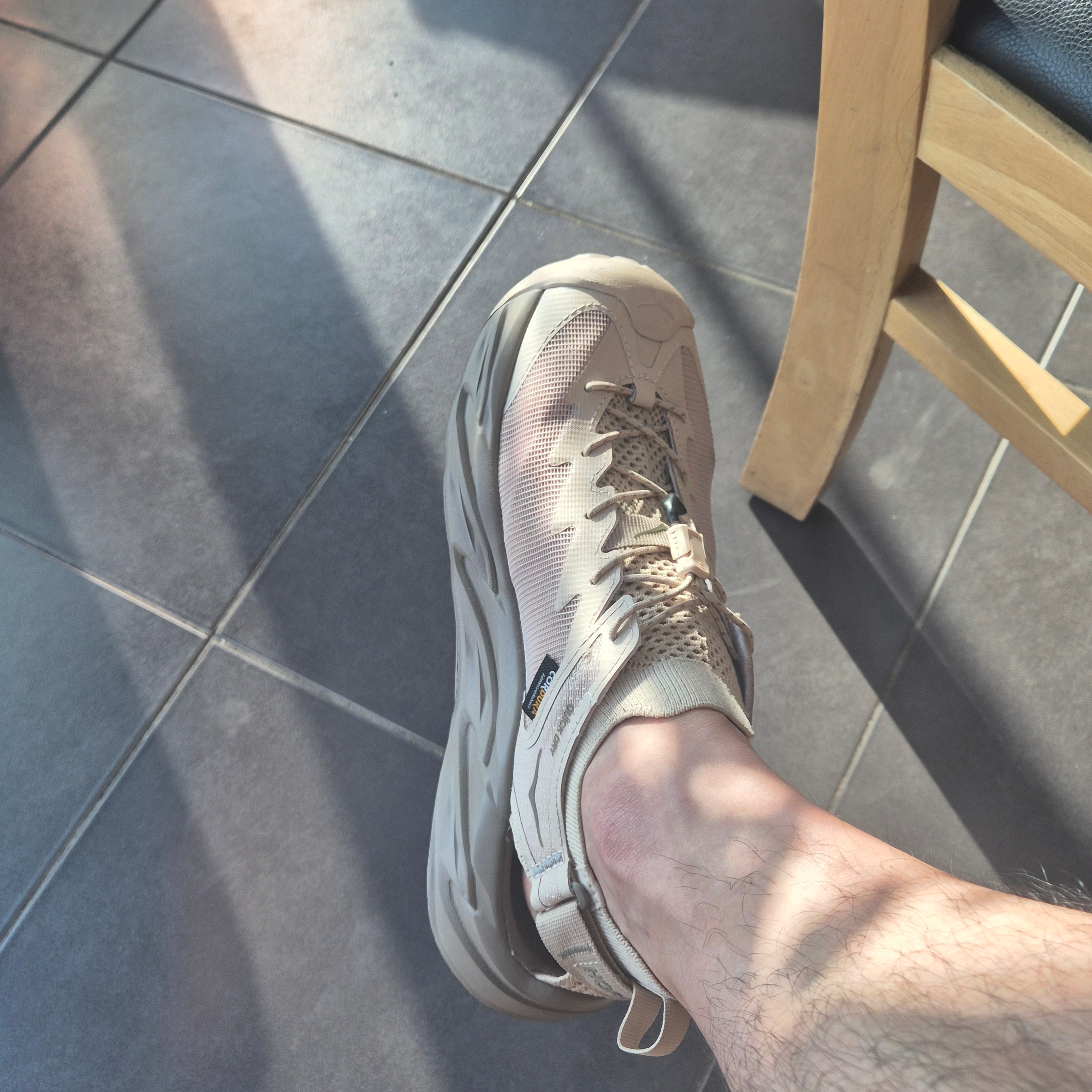 Hoka Hopara 2 Shifting Sand 착용 스타일