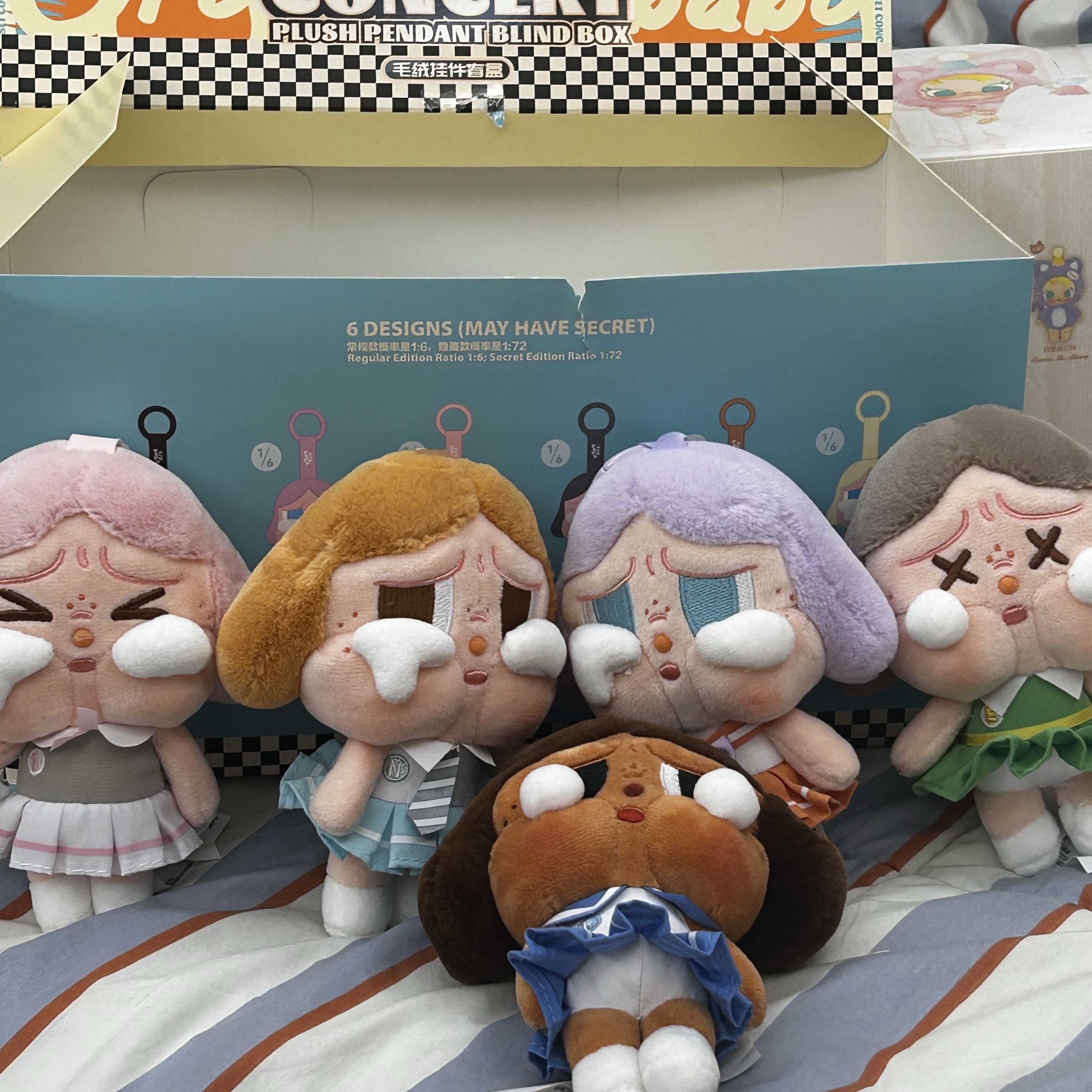 Pop Mart Crybaby Sunset Concert Series Keyring Sealed Case (6 Blind Boxes) 착용 스타일 - 1