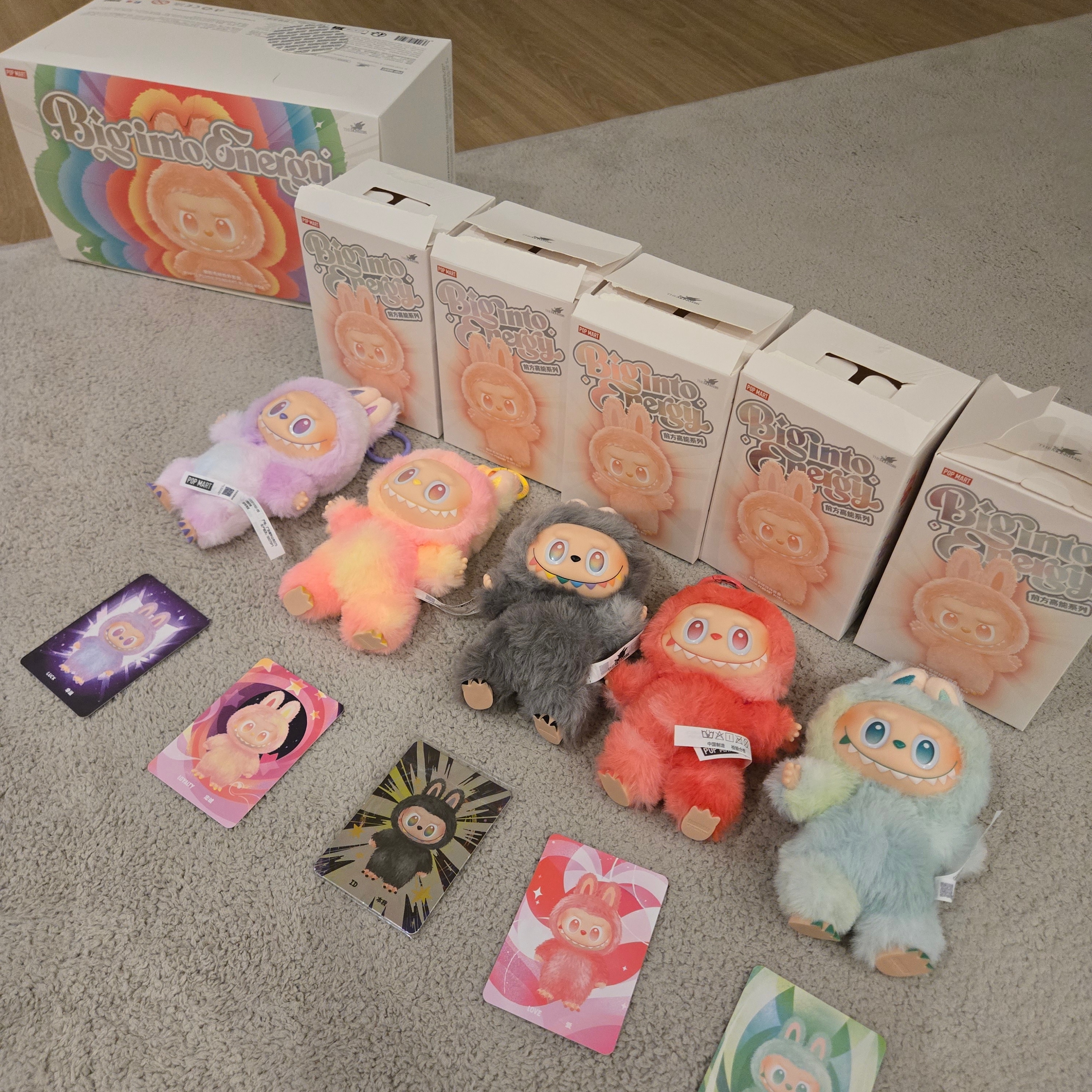 Pop Mart Labubu The Monsters Highlight Series Sealed Case (6 Blind Boxes) 착용 스타일